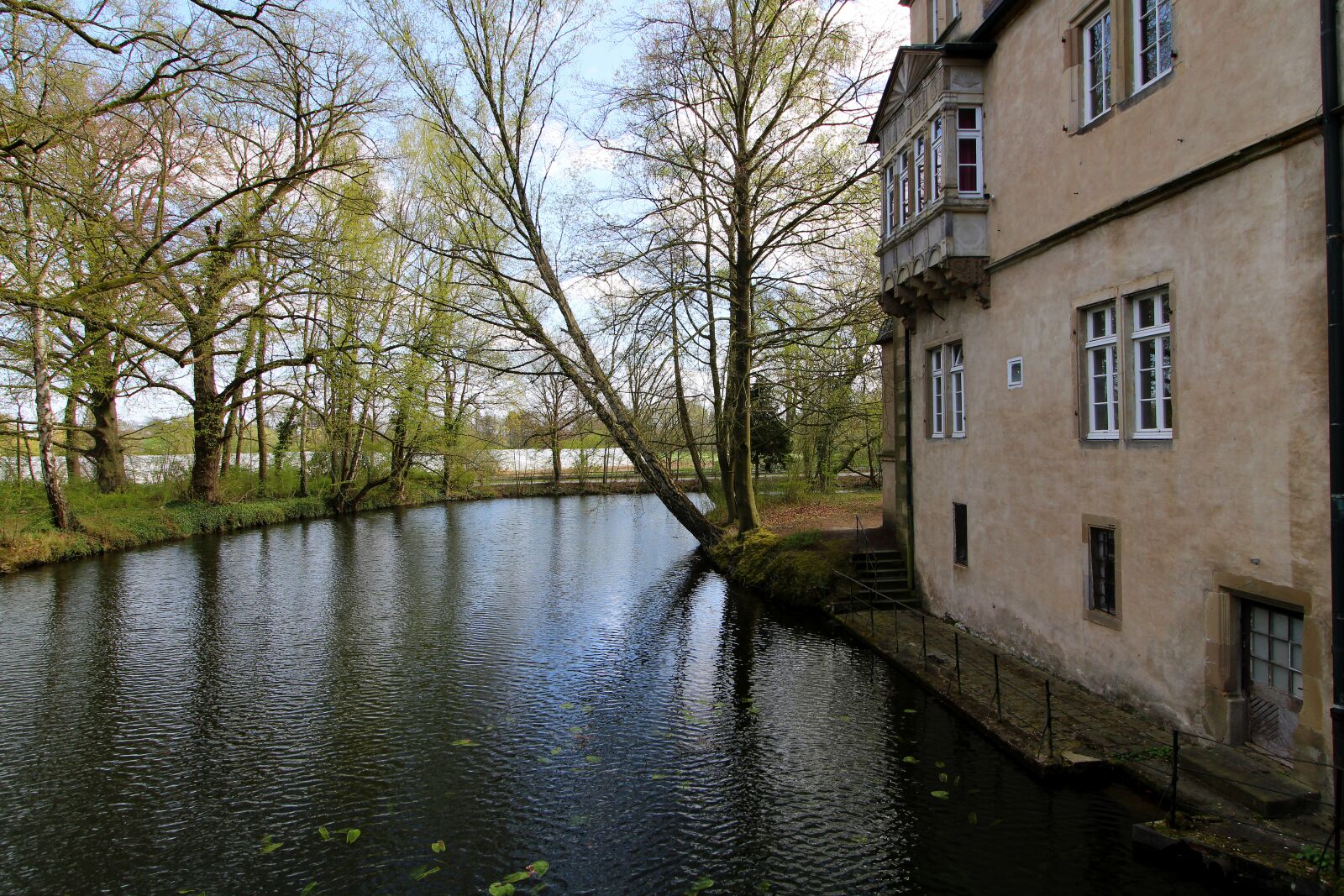 Canon EOS 2000D (EOS Rebel T7 / EOS Kiss X90 / EOS 1500D) sample photo. Burg, wasserschloss, ulenburg photography