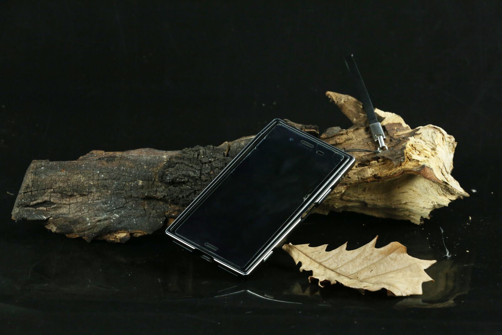 Canon EOS 5D Mark III sample photo. Sony xz1, black, things photography