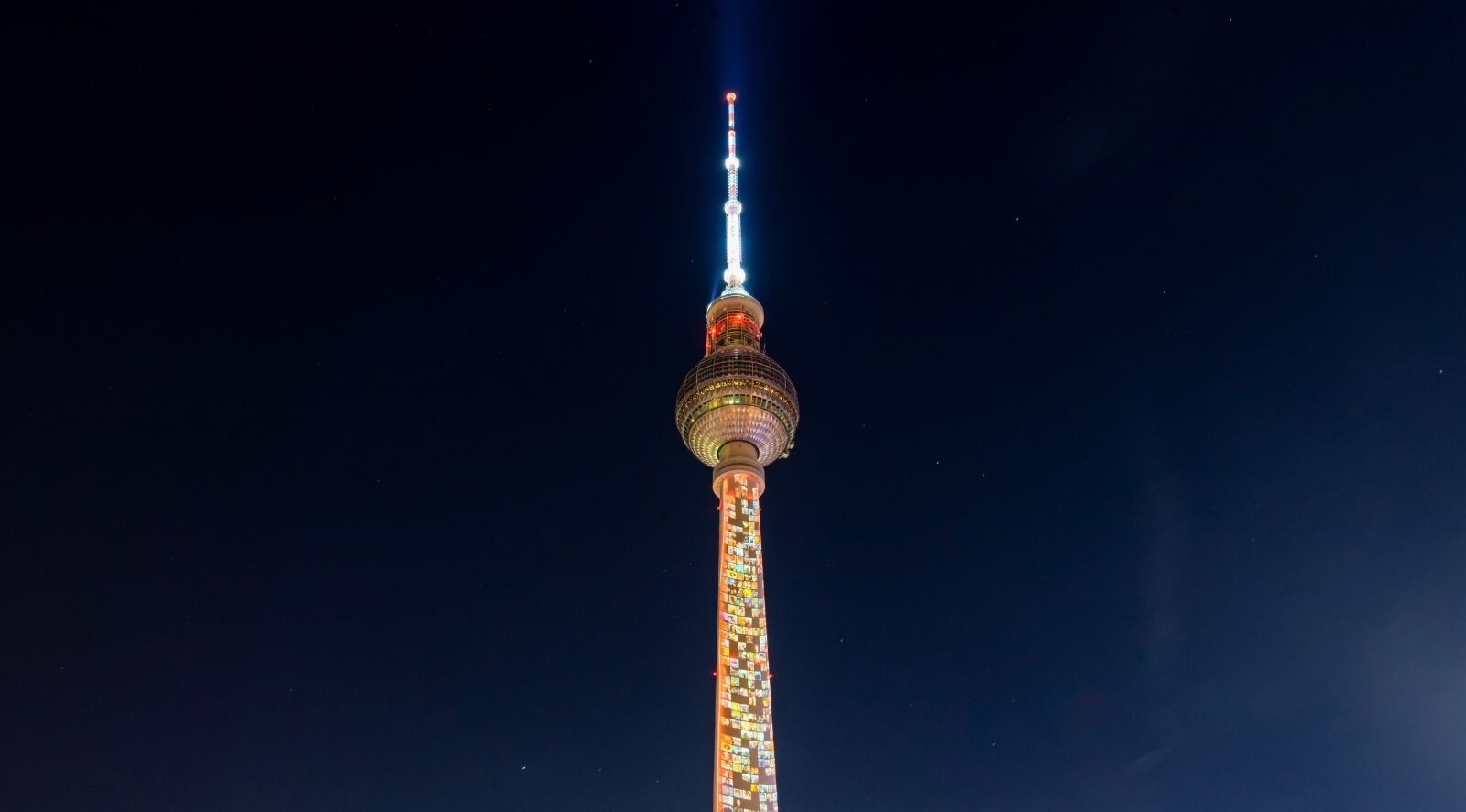 Sony a7 II + Sony FE 28-70mm F3.5-5.6 OSS sample photo. Night photograph, long exposure photography