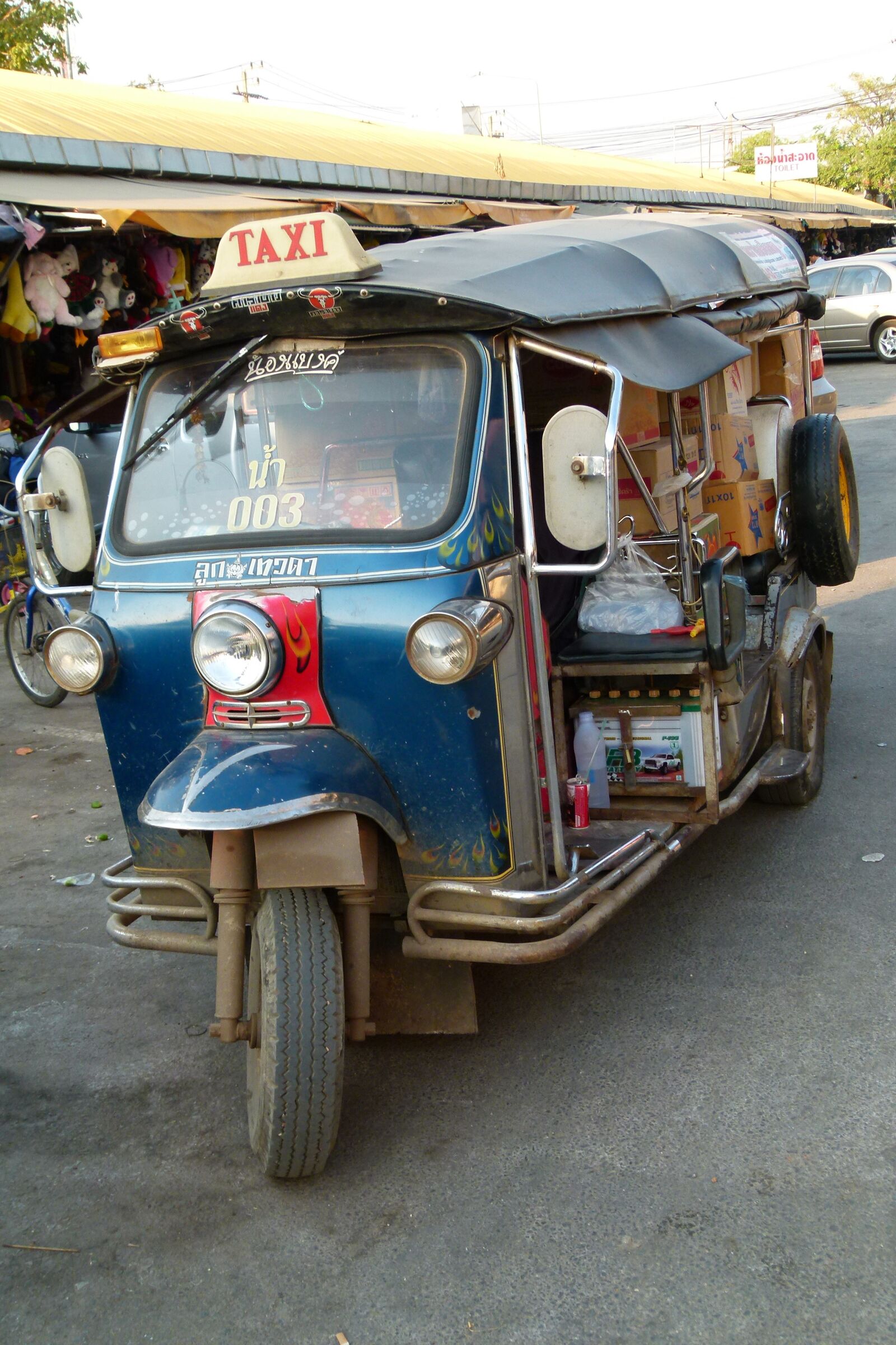 Panasonic Lumix DMC-FZ100 sample photo. Taxi, thailand, tuk tuk photography