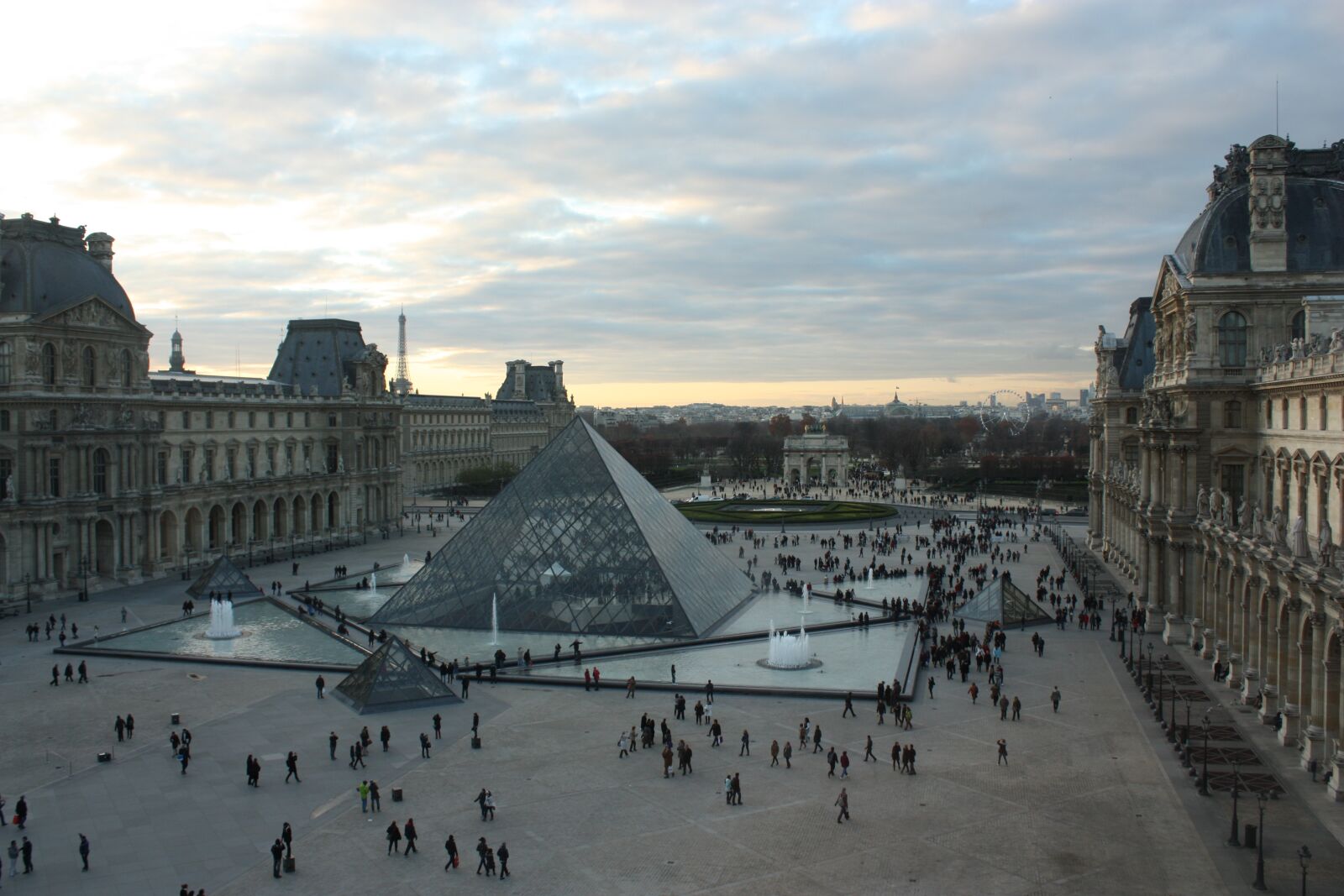 Canon EOS 450D (EOS Rebel XSi / EOS Kiss X2) sample photo. Paris, louvre, france photography