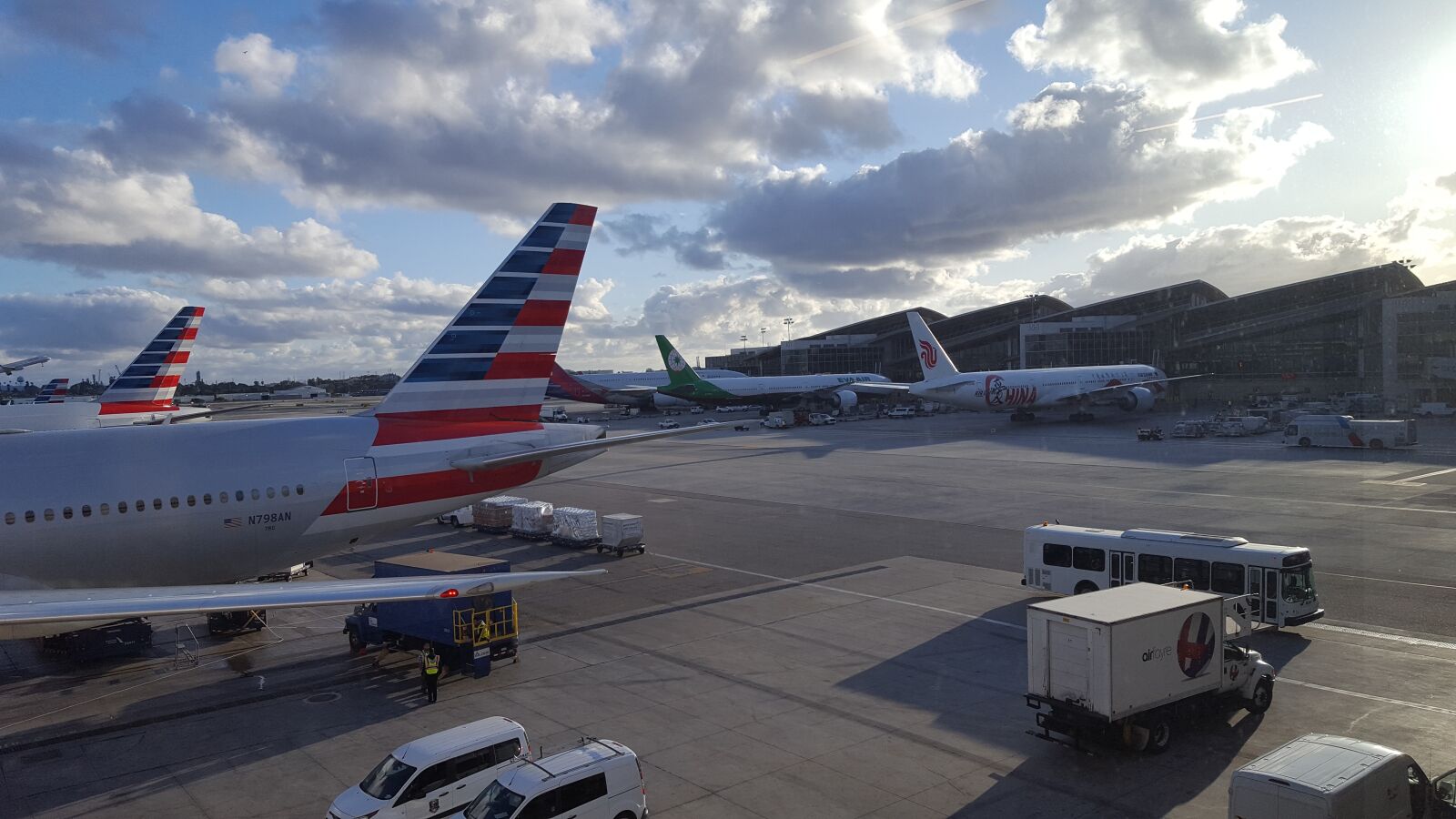 Samsung GALAXY S6 edge sample photo. Airplane, aircraft, airport photography