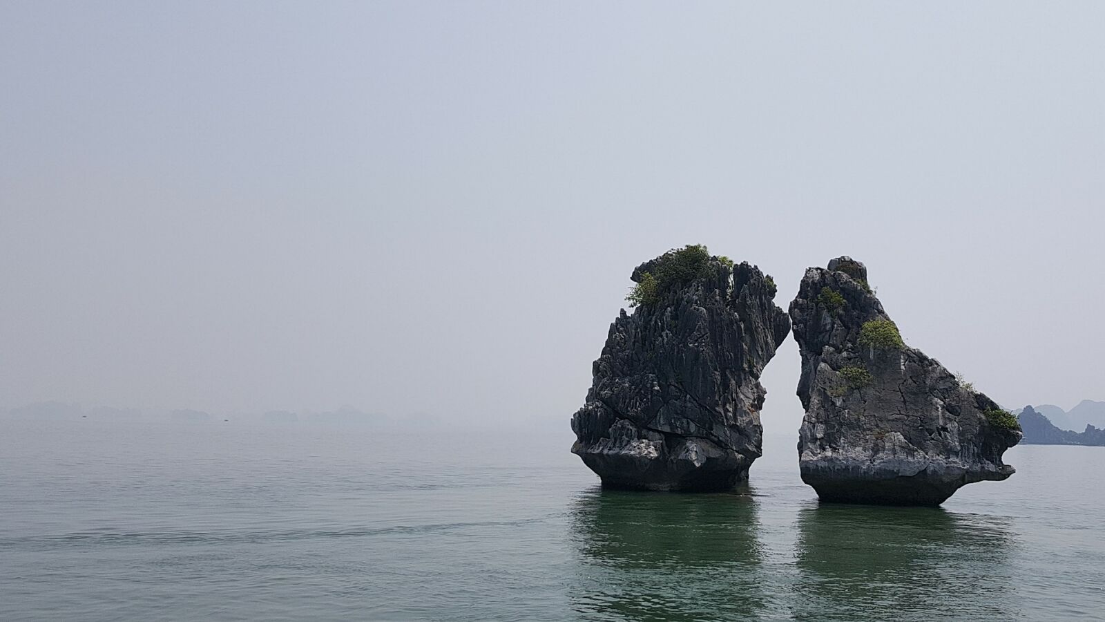 Samsung Galaxy Note5 sample photo. Halong bay vietnam, kiss photography
