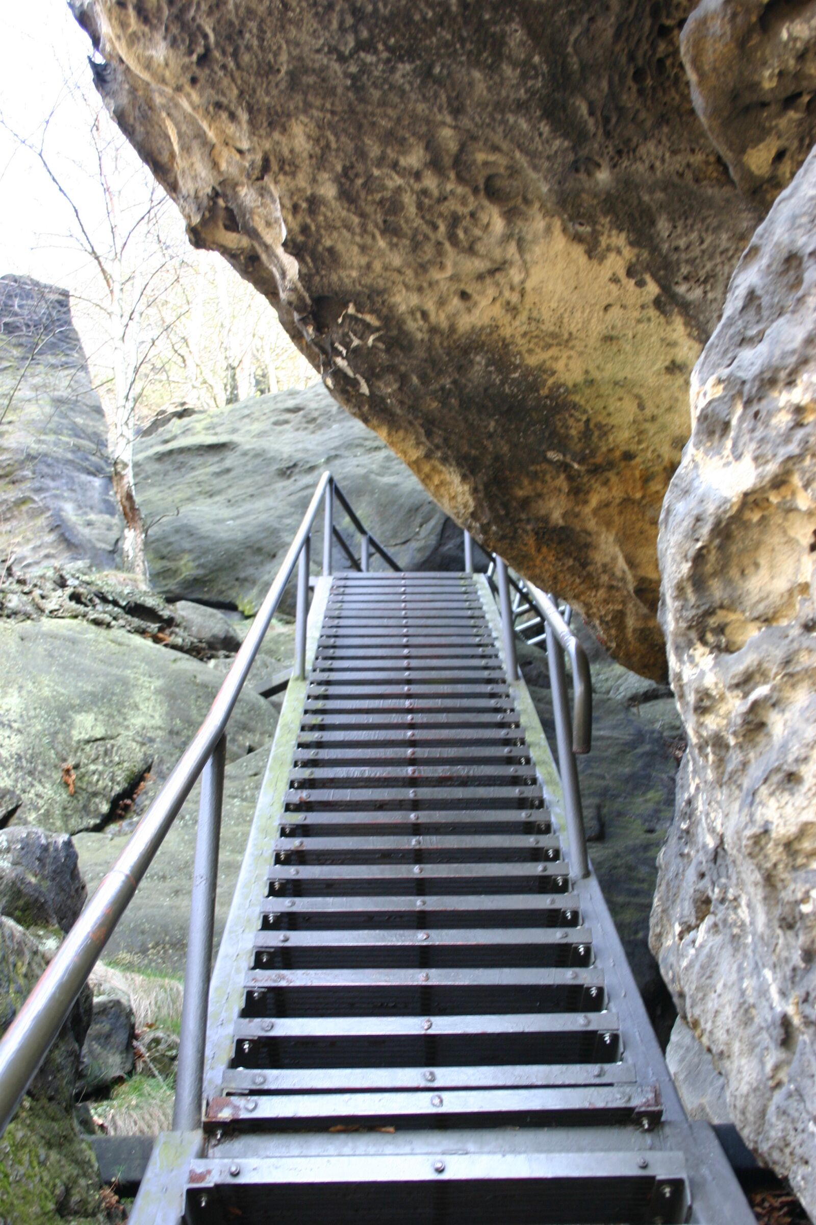 Canon EOS 300D (EOS Digital Rebel / EOS Kiss Digital) sample photo. Head, rock, stairs photography