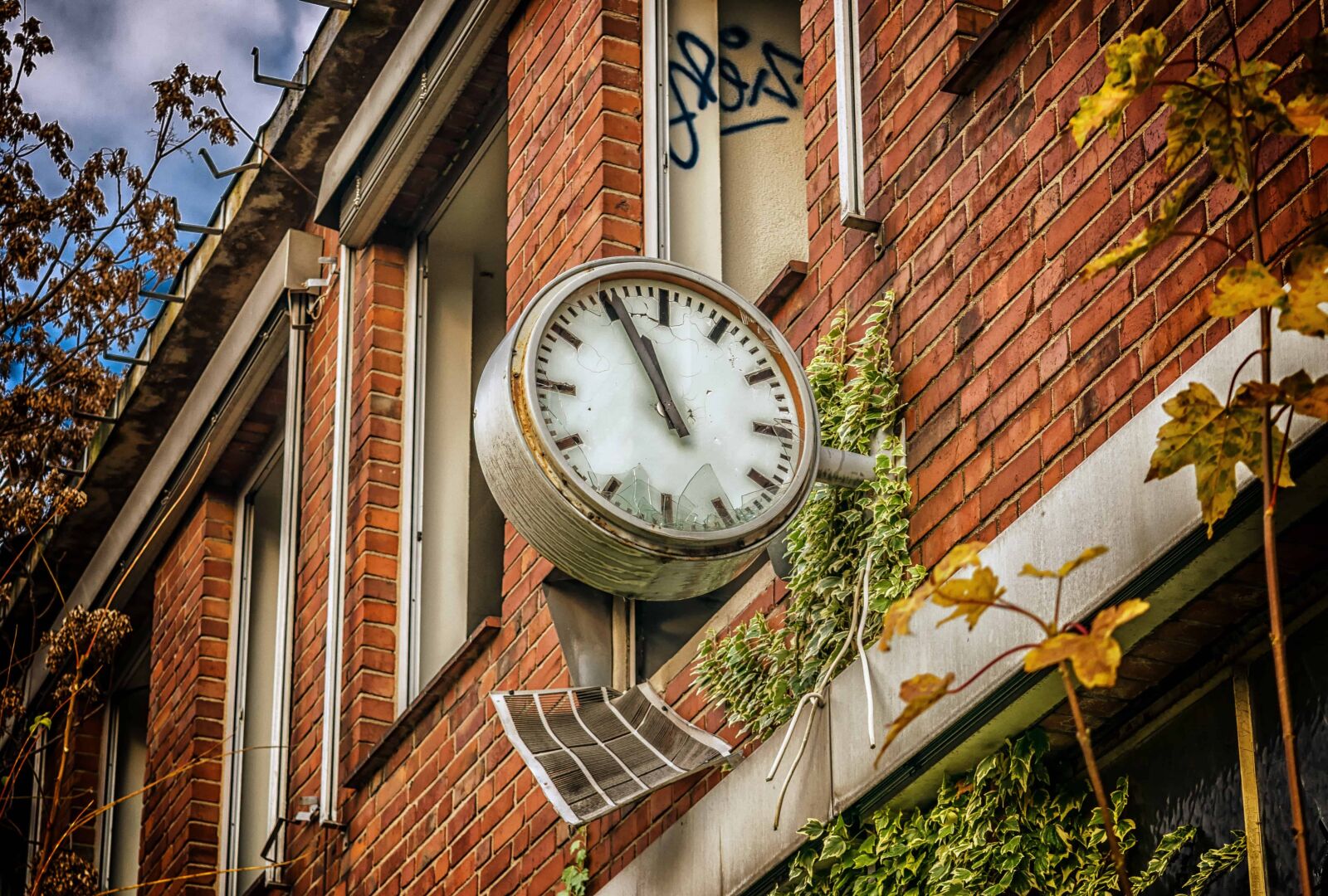 Nikon D3300 sample photo. Clock, time, mechanism, architecture photography