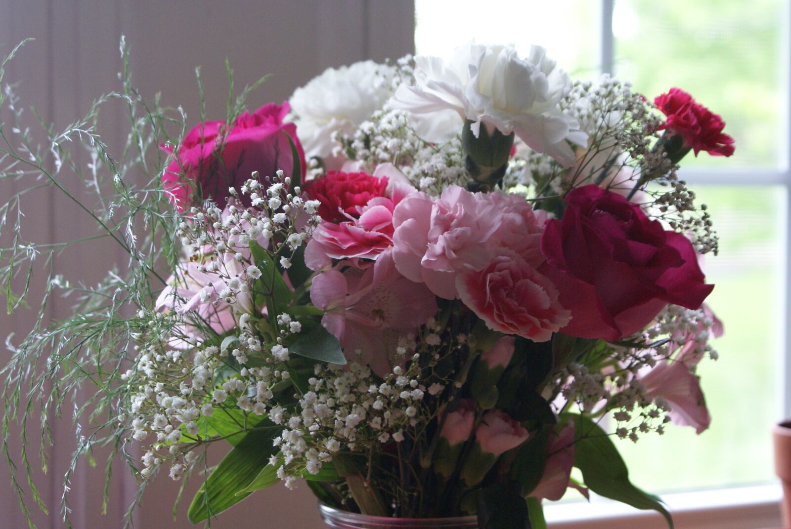 Sony Alpha DSLR-A100 sample photo. Flowers, floral arrangement, floral photography