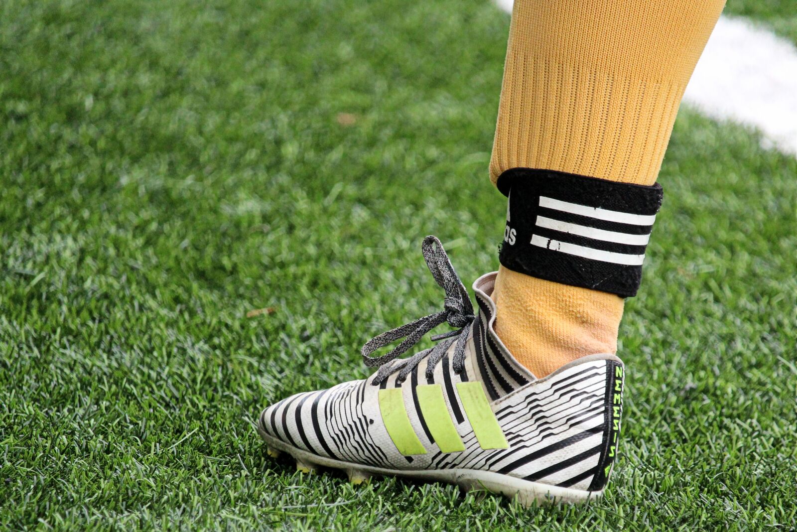 Canon EF-S 55-250mm F4-5.6 IS STM sample photo. Football, gear, soccer shoes photography
