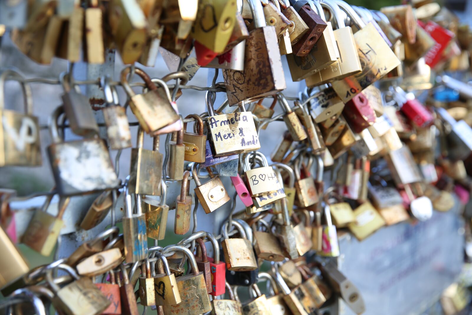 Canon EF 24-70mm F2.8L II USM sample photo. Key bridge, lock, love photography