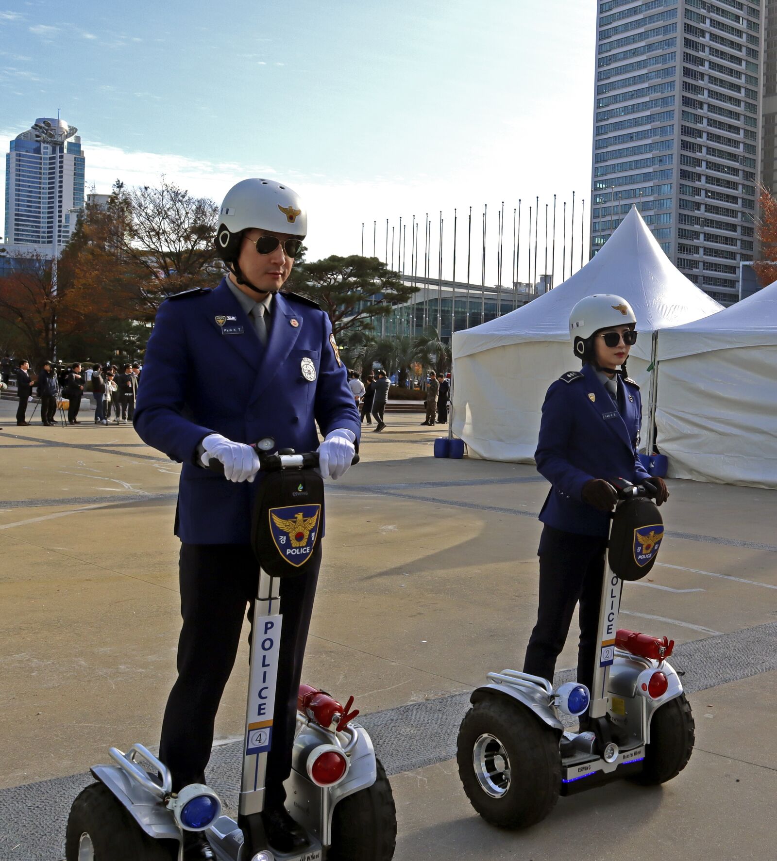 Canon EF-M 15-45mm F3.5-6.3 IS STM sample photo. Police, patrol, segway photography