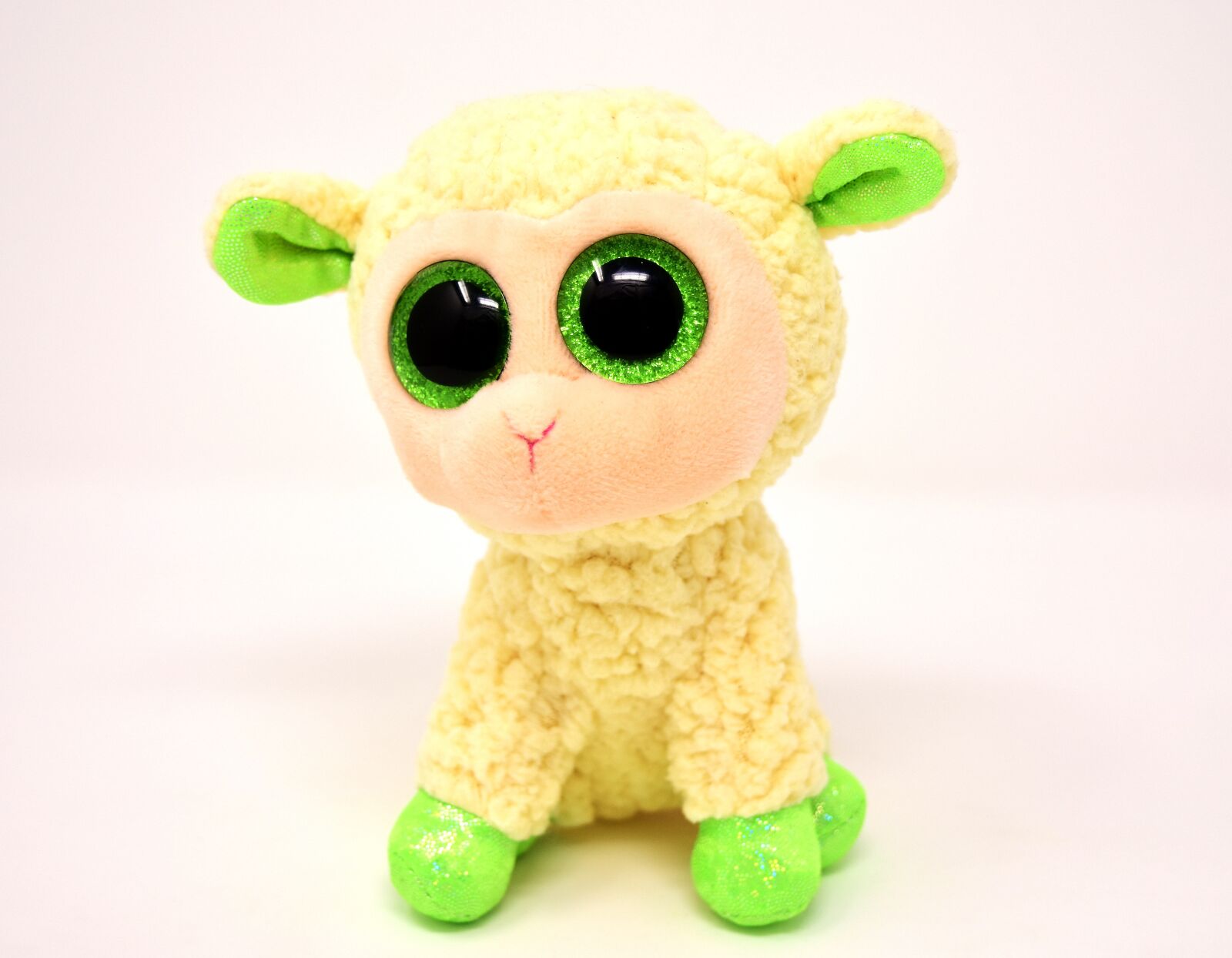 Nikon D7200 sample photo. Sheep, soft toy, glitter photography