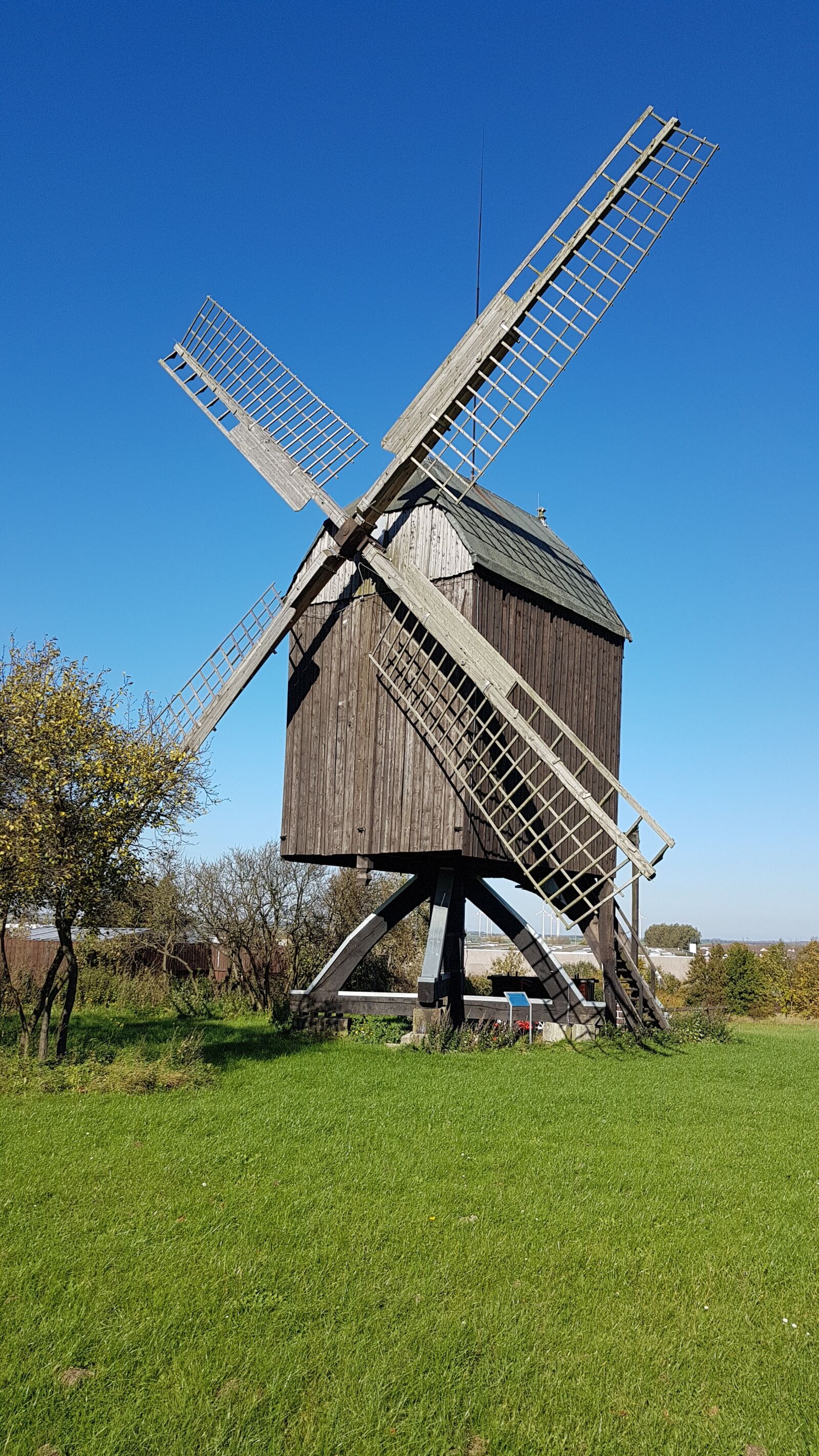 Samsung Galaxy S7 sample photo. Windmill, blue, sky photography