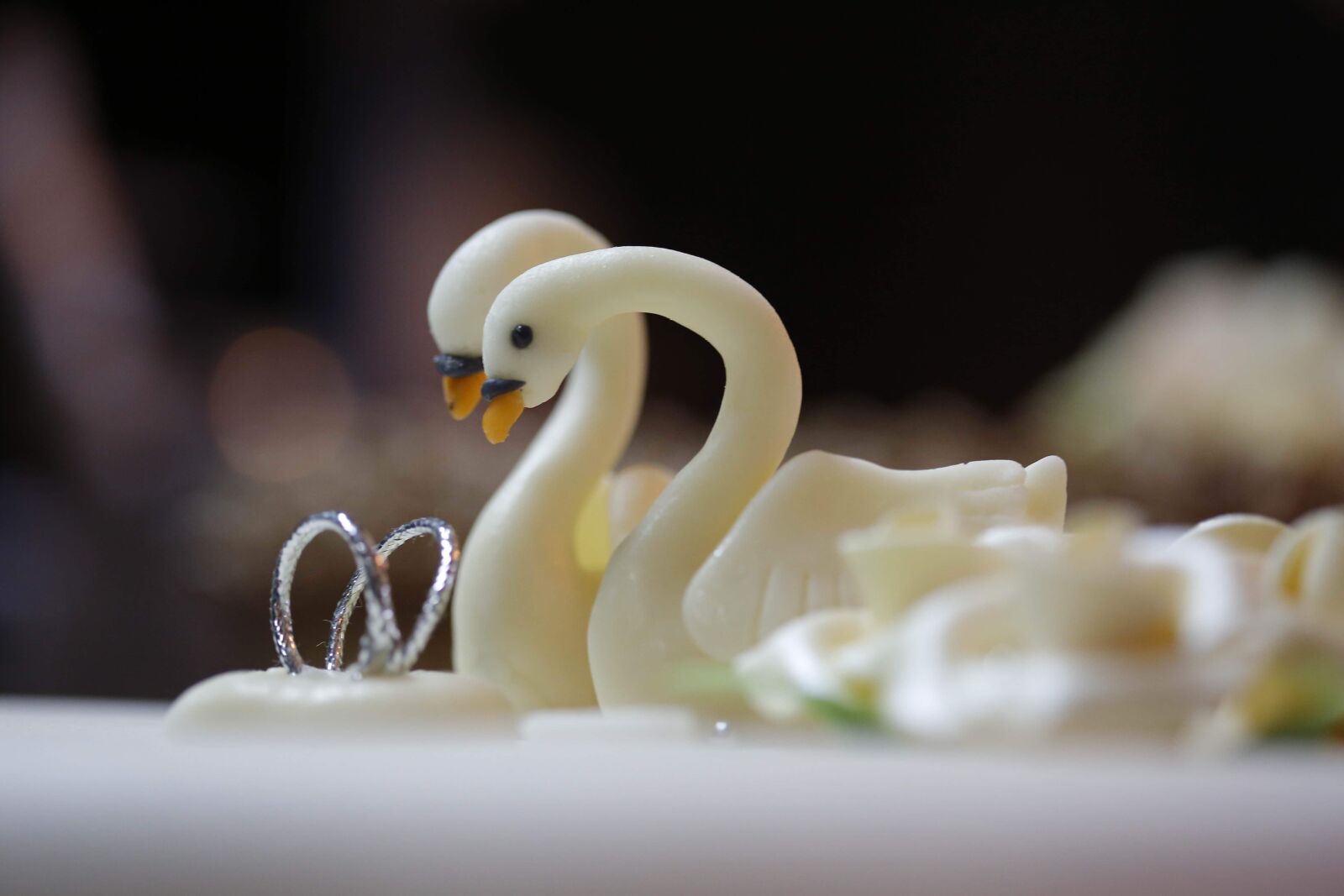 Canon EF 100mm F2.8 Macro USM sample photo. Delicious, dessert, wedding, wedding photography