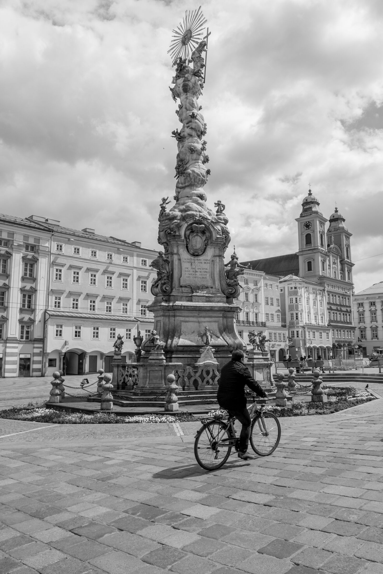 Fujifilm X-T10 sample photo. Holy trinity column, linz photography