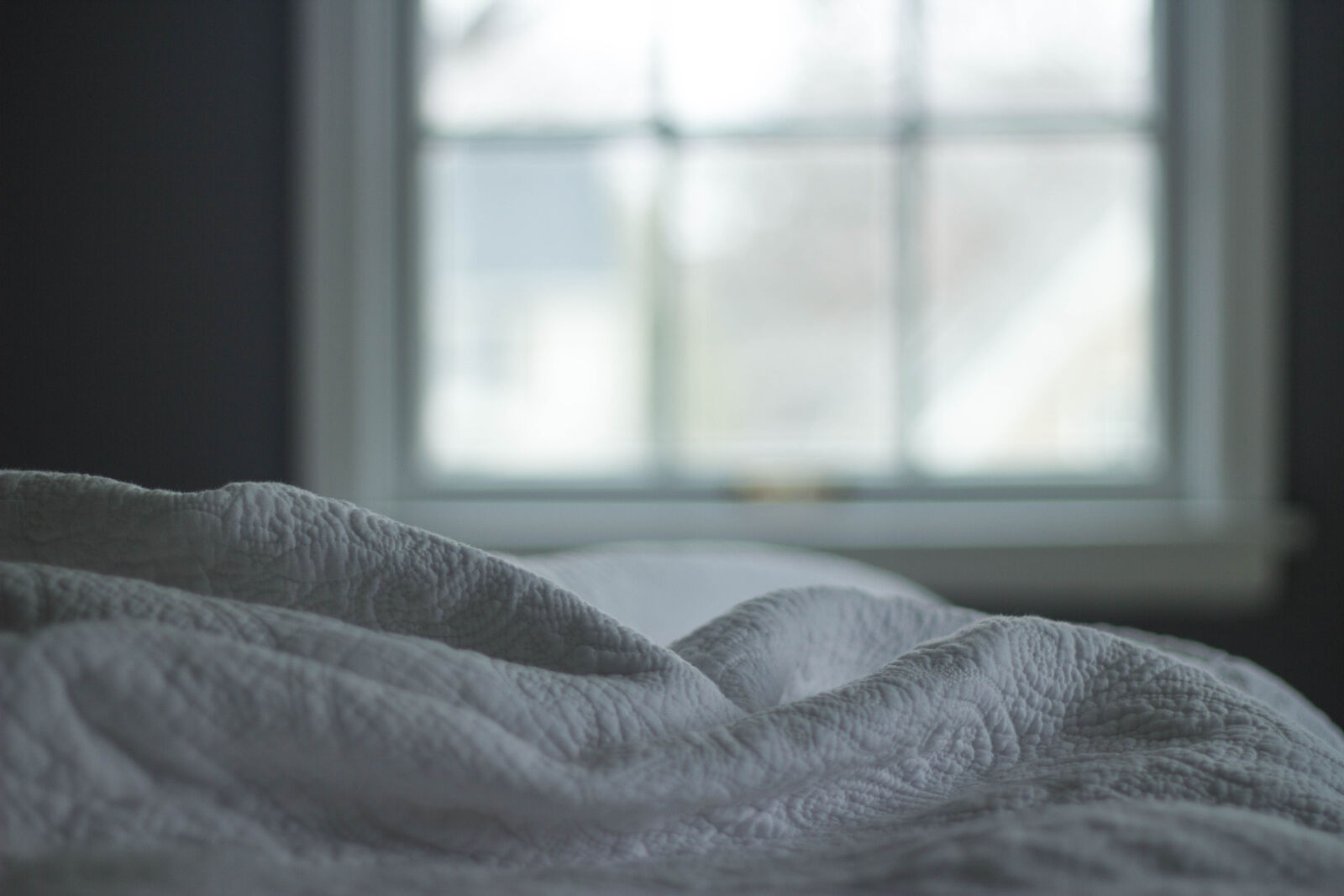 Canon EOS 550D (EOS Rebel T2i / EOS Kiss X4) sample photo. White, bed, linen photography