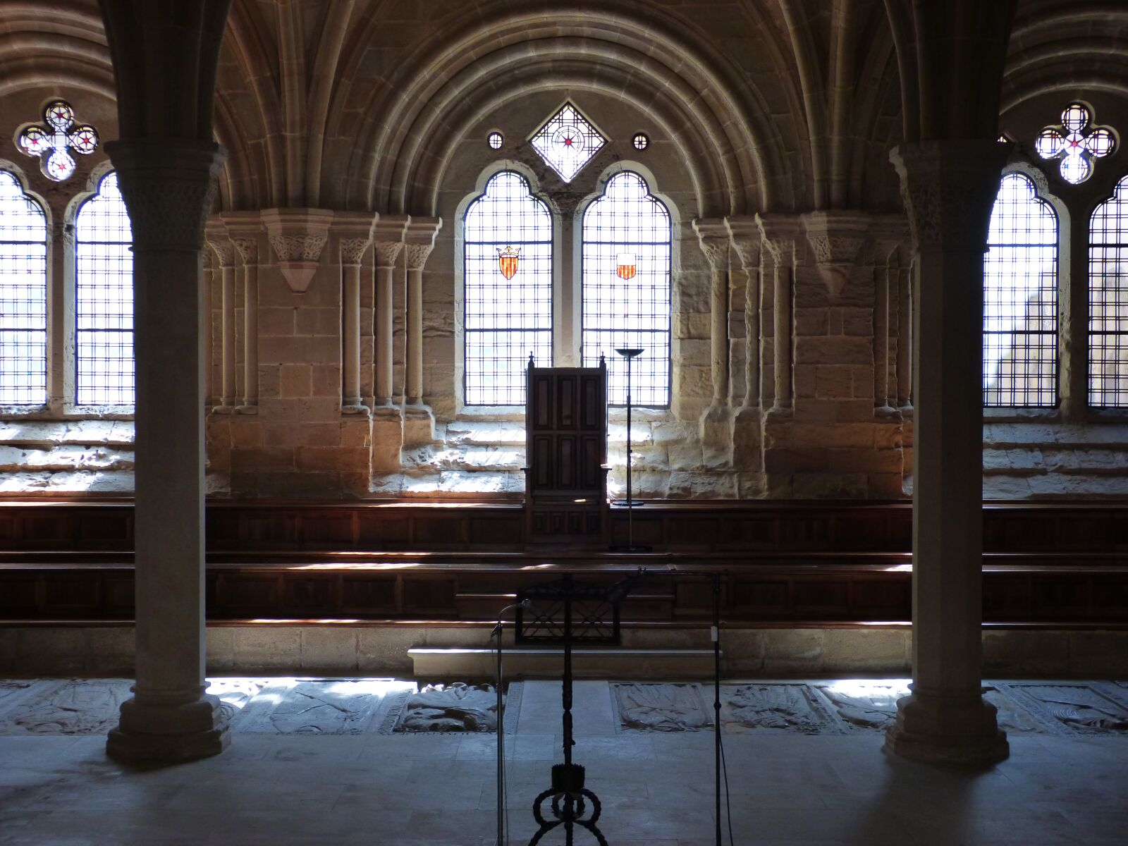 Panasonic DMC-FZ62 sample photo. Monastery, sala capitular, gothic photography