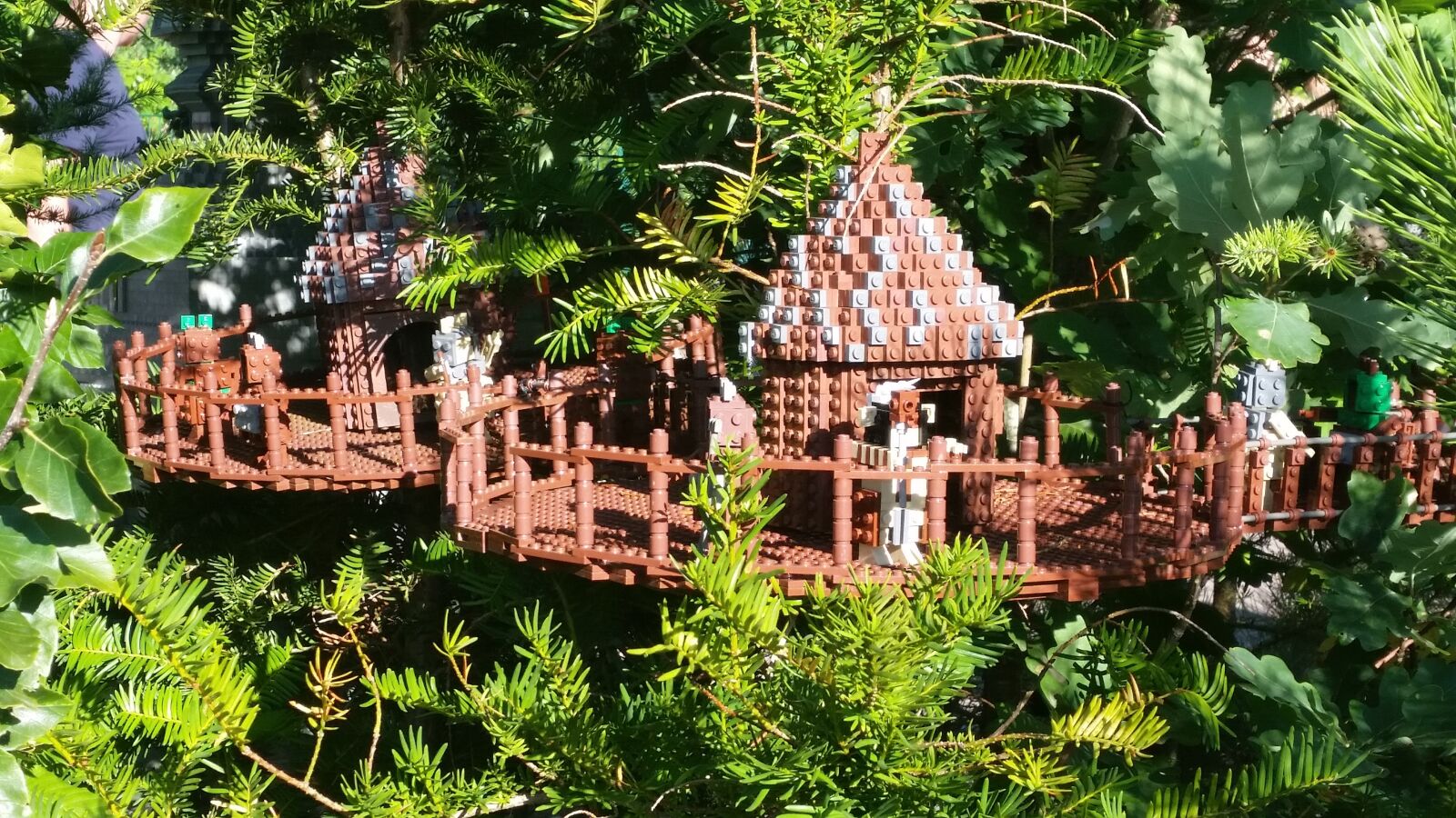 Samsung Galaxy S5 sample photo. Legoland, lego, treehouse photography