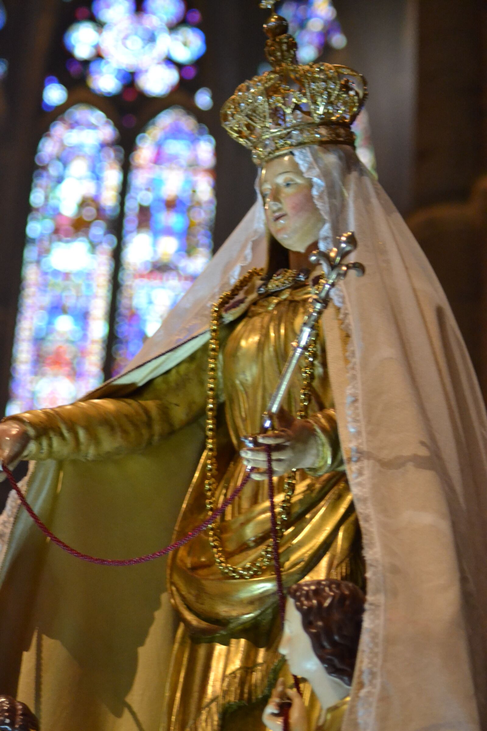 Nikon D3100 sample photo. Statue, crown, virgin photography