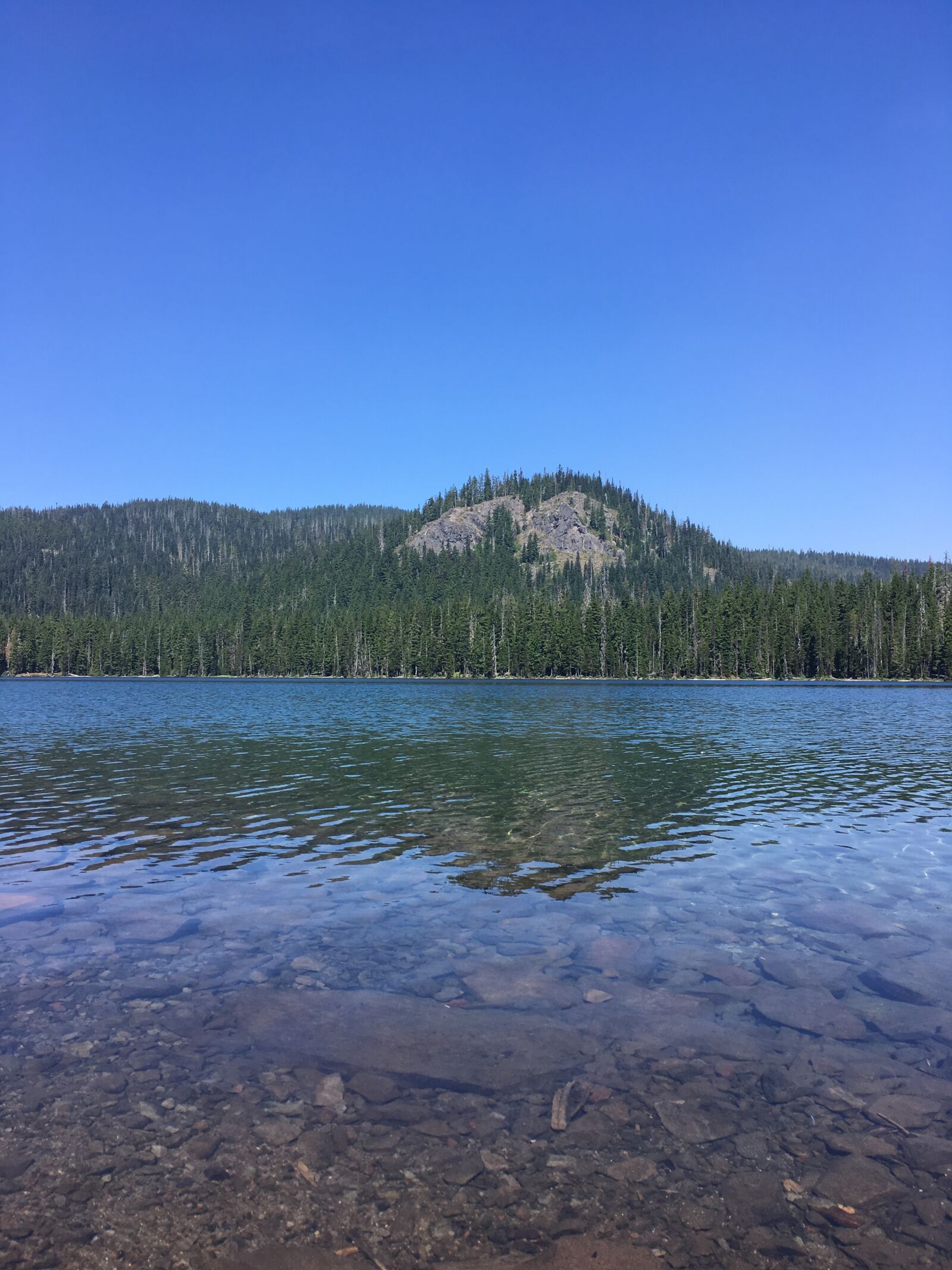 Apple iPhone SE sample photo. Lake, clear, rocks photography