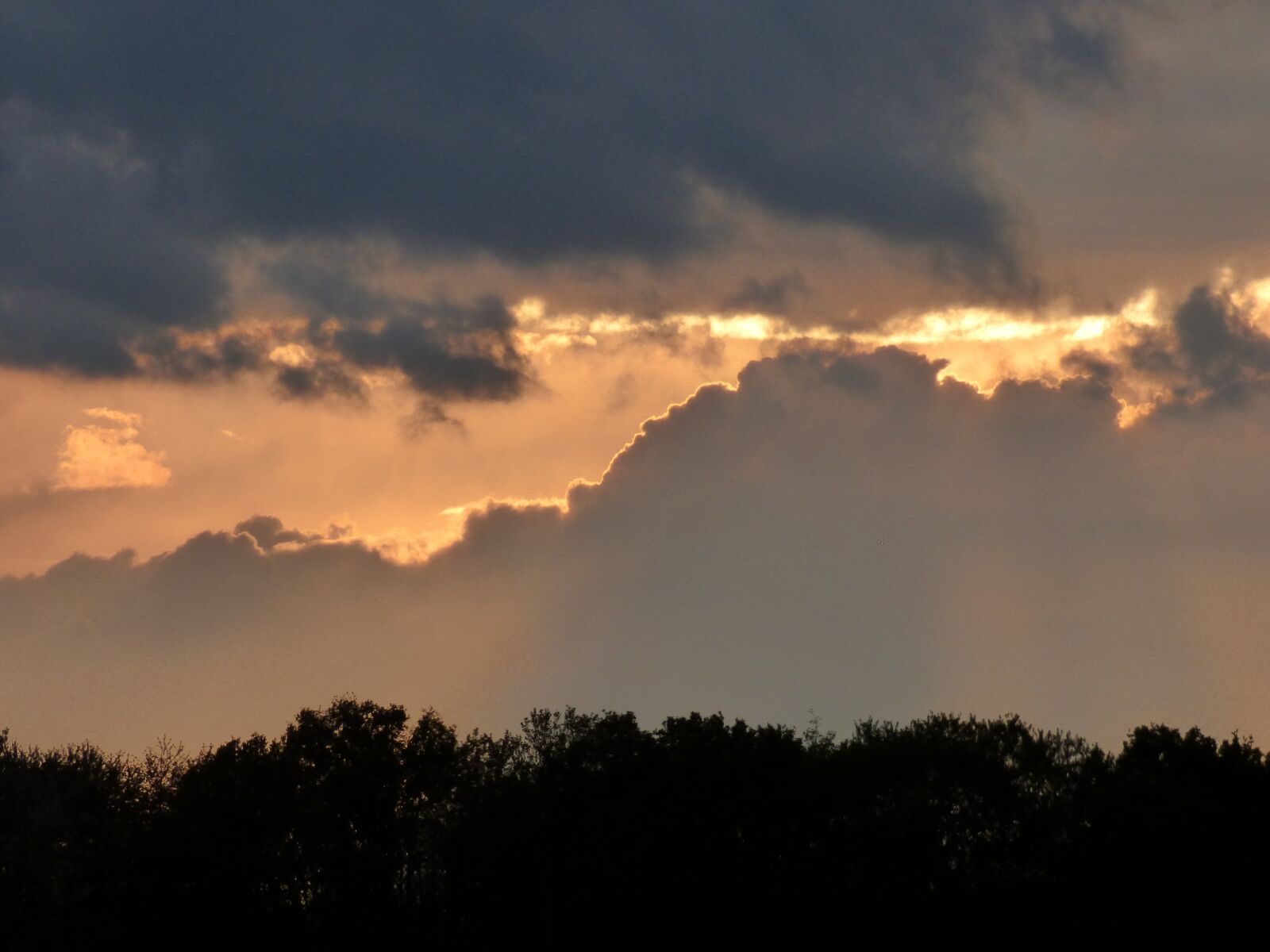 Panasonic DMC-FZ72 sample photo. Sunset, sky, clouds photography