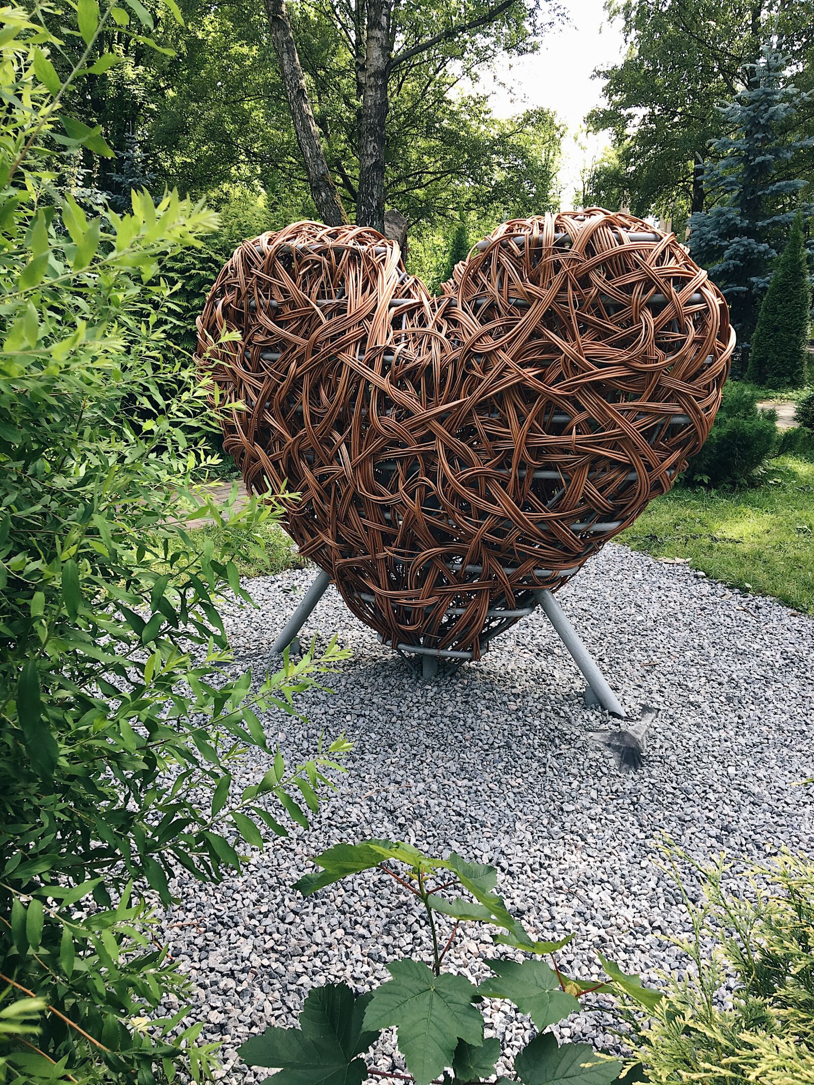 Apple iPhone 6s sample photo. Heart, love, park photography
