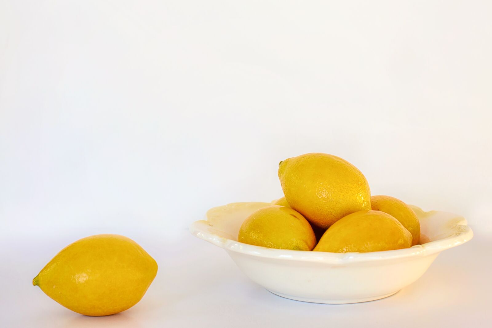Canon EF 50mm F1.4 USM sample photo. Lemons, copy space, food photography