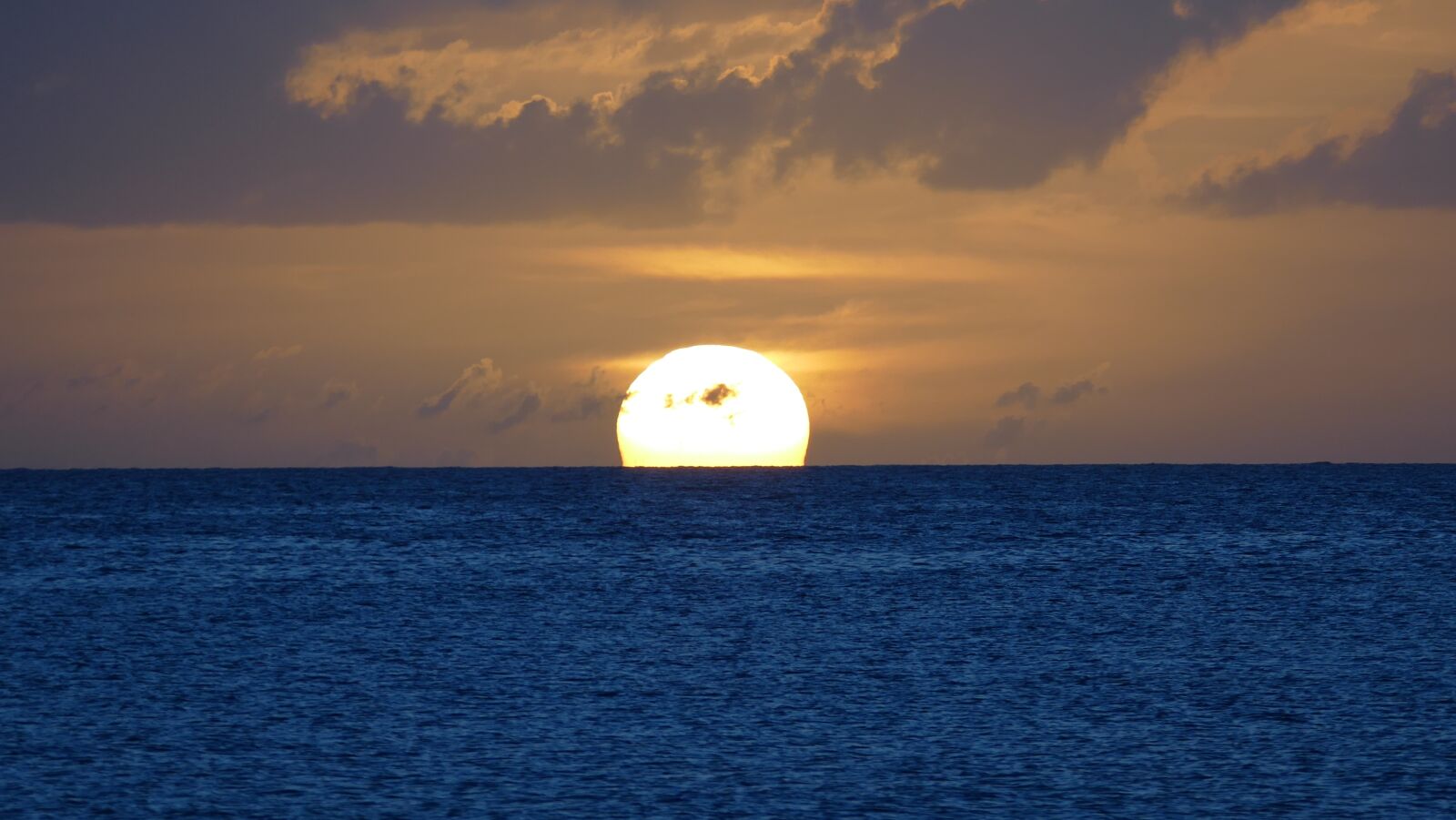 Panasonic Lumix DMC-FZ1000 sample photo. Sunset, sea, sky photography