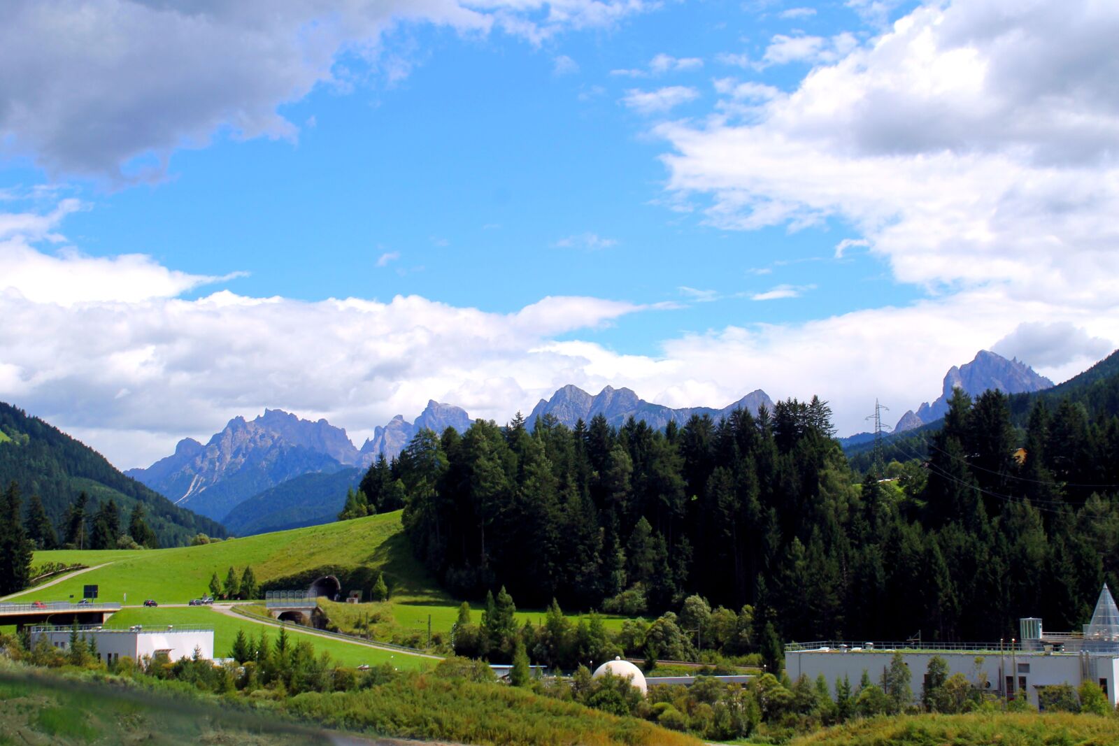 Canon EOS 1100D (EOS Rebel T3 / EOS Kiss X50) sample photo. Mountain, panoramic, nature photography