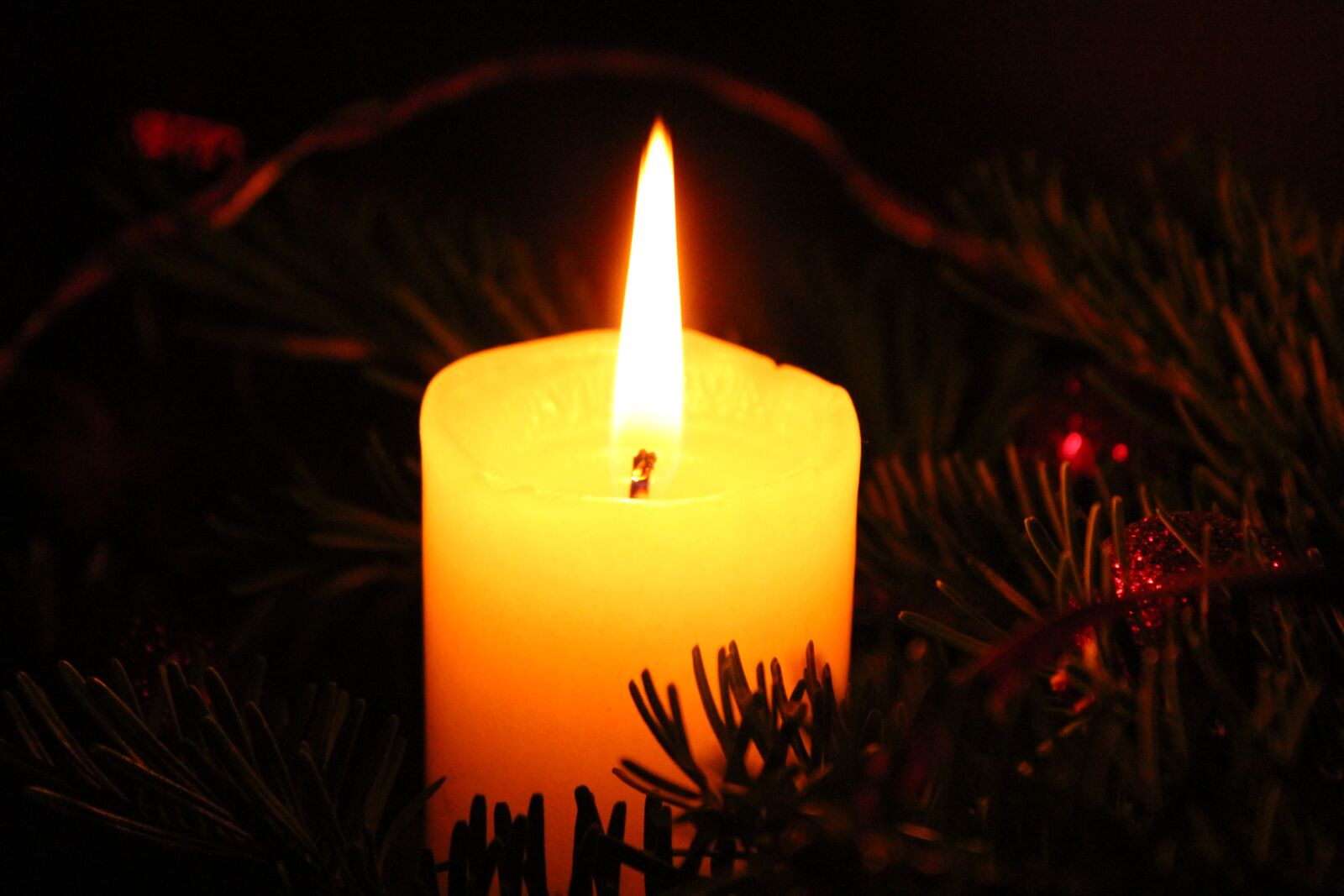 Canon EOS 1200D (EOS Rebel T5 / EOS Kiss X70 / EOS Hi) sample photo. Christmas, candle, advent photography