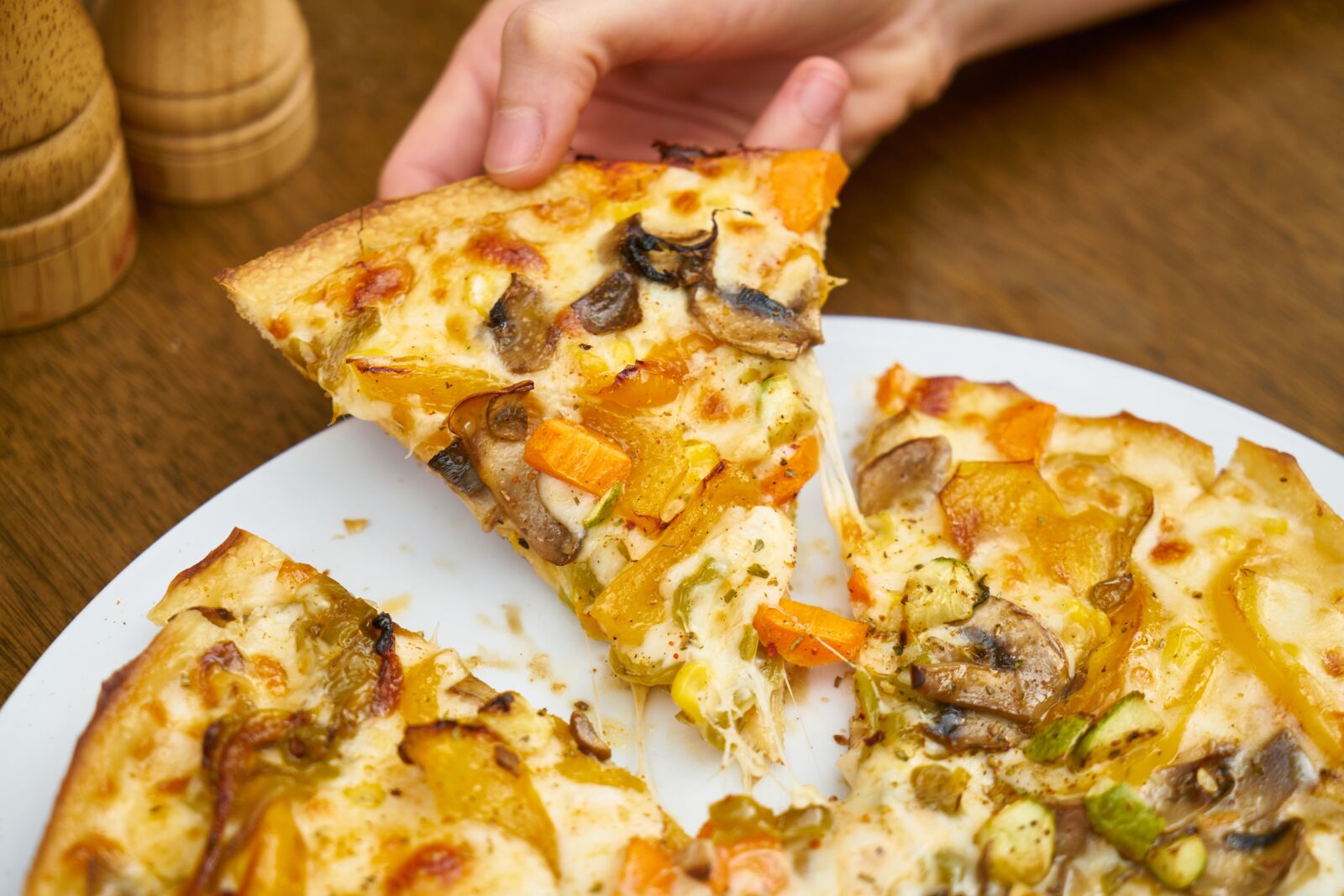 Sony a7R II sample photo. Pizza, food, slice photography