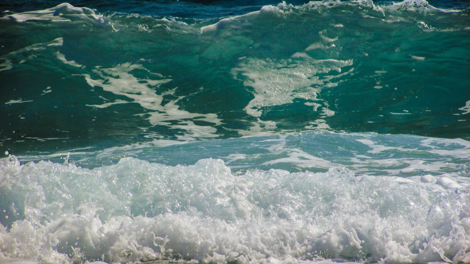 Canon PowerShot SX400 IS sample photo. Wave, smashing, sea photography