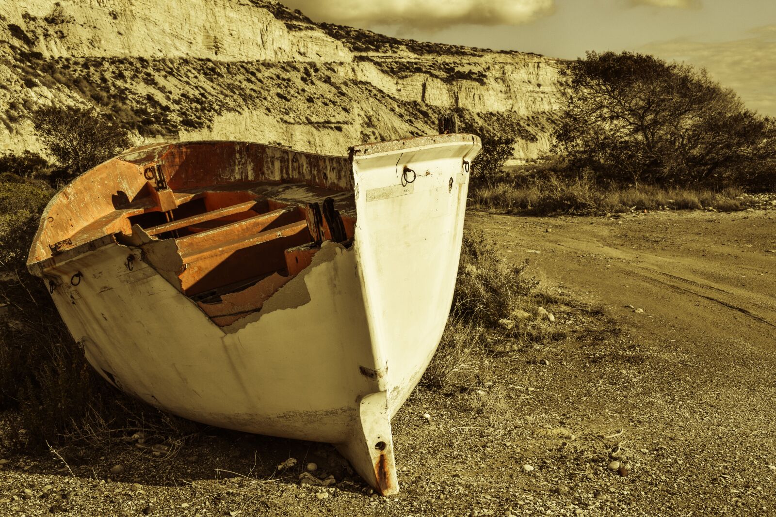 Nikon D3300 sample photo. Boat, weathered, aged photography
