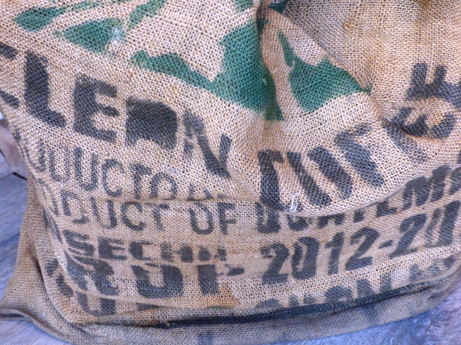 Panasonic DMC-FZ72 sample photo. Flax, linen bag, material photography