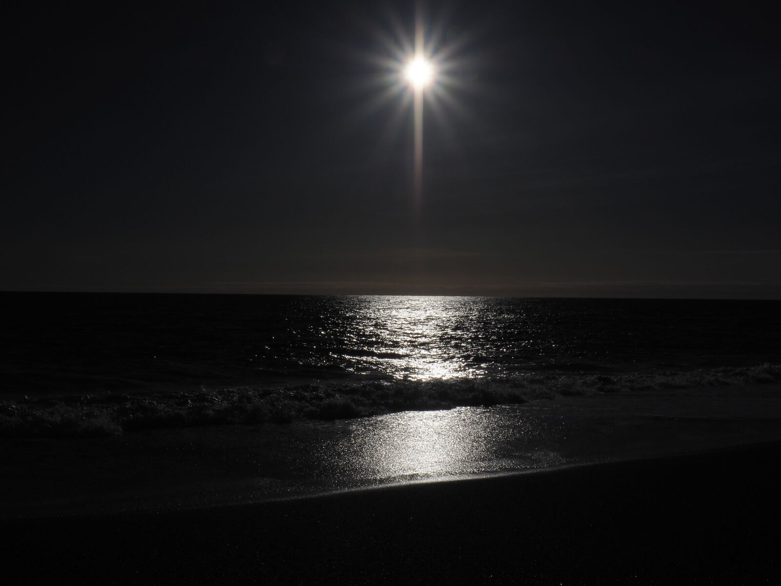 Olympus M.Zuiko Digital ED 12-100mm F4.0 IS Pro sample photo. Beach, sea, coast photography