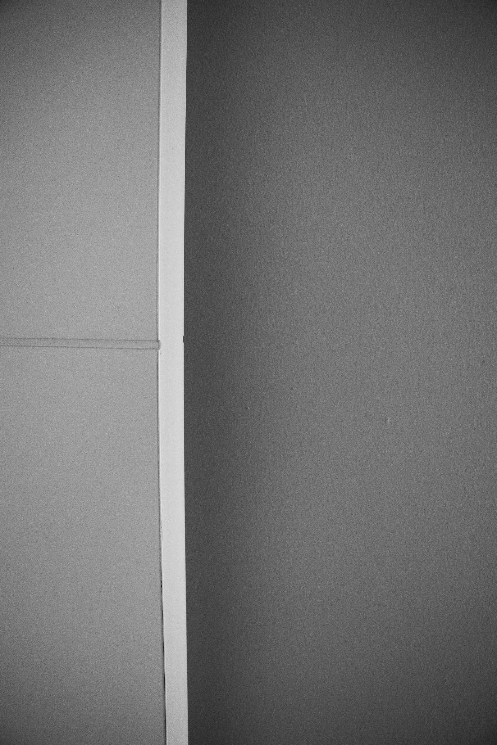 Canon EF-S 18-135mm F3.5-5.6 IS USM sample photo. Door, wall, white and photography