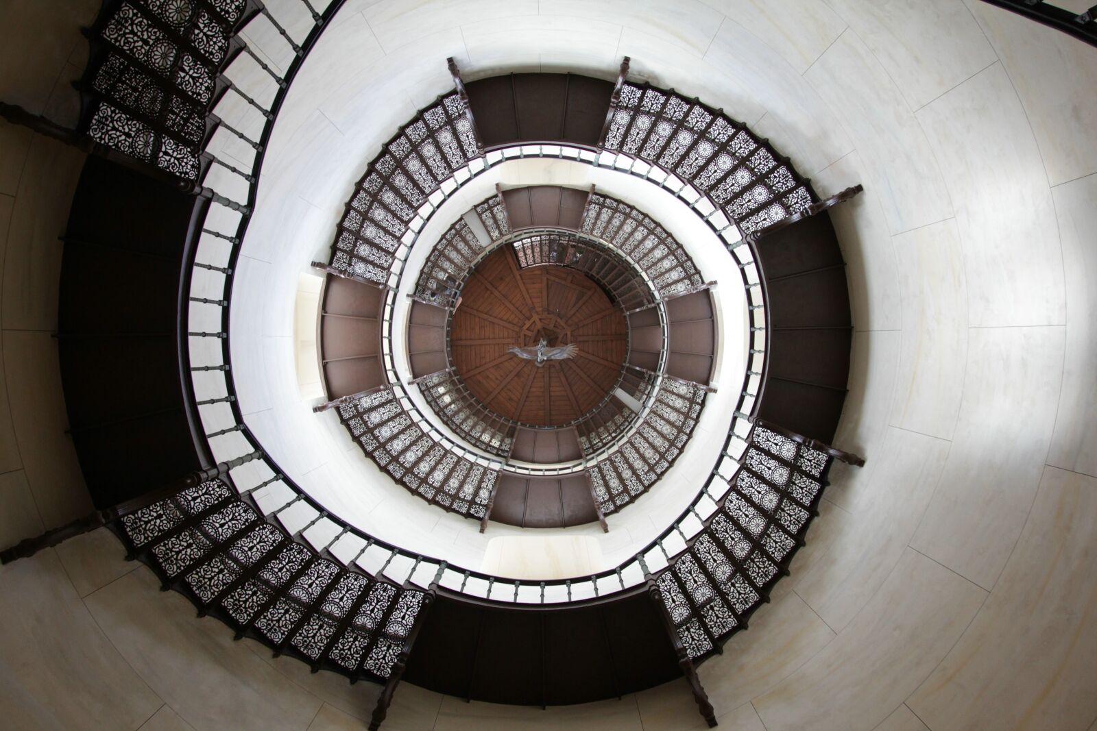 Canon EOS 600D (Rebel EOS T3i / EOS Kiss X5) sample photo. Stairs, hunting lodge, r photography