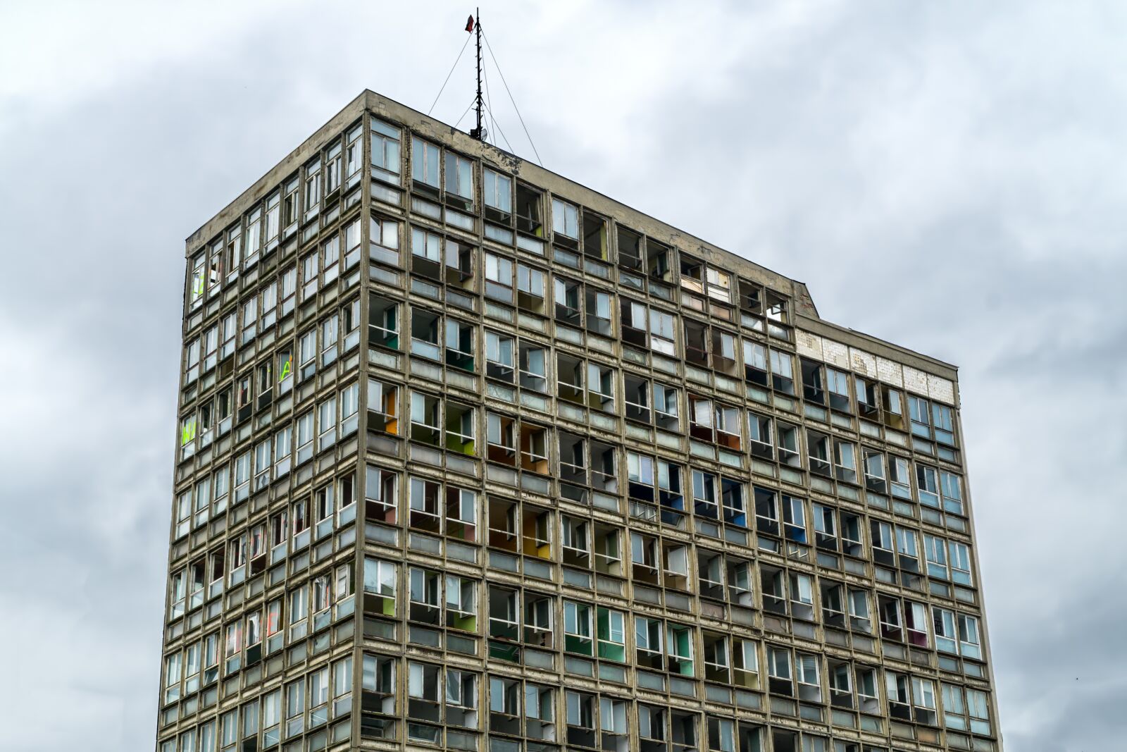 Sony a6000 + Sony E PZ 18-105mm F4 G OSS sample photo. Building, demolition, pustostan photography