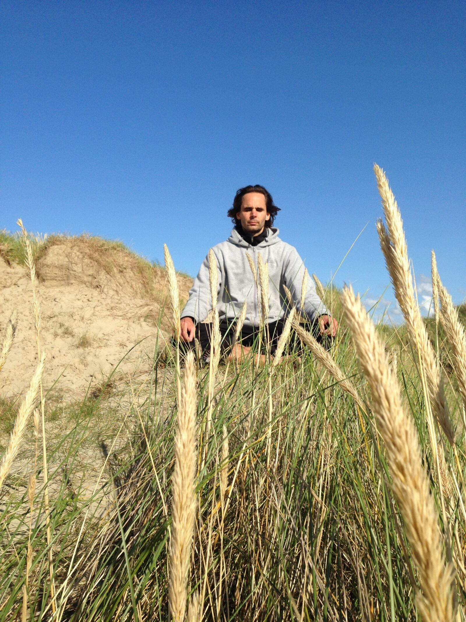 iPhone 5 back camera 4.12mm f/2.4 sample photo. Meditation, beach, dunes photography