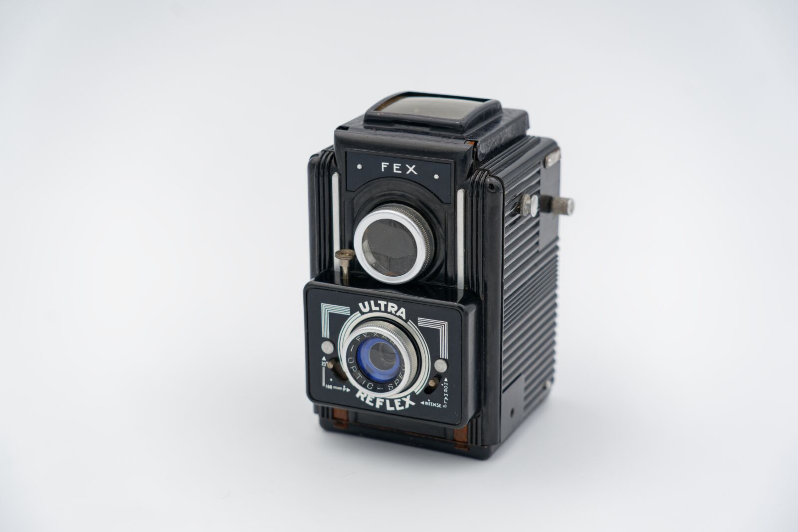 Sony FE 24-105mm F4 G OSS sample photo. Camera, vintage, photographer photography