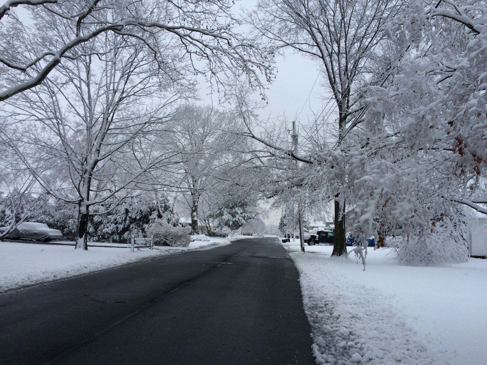 iPhone 5s back camera 4.15mm f/2.2 sample photo. Snowy road, snow, winter photography