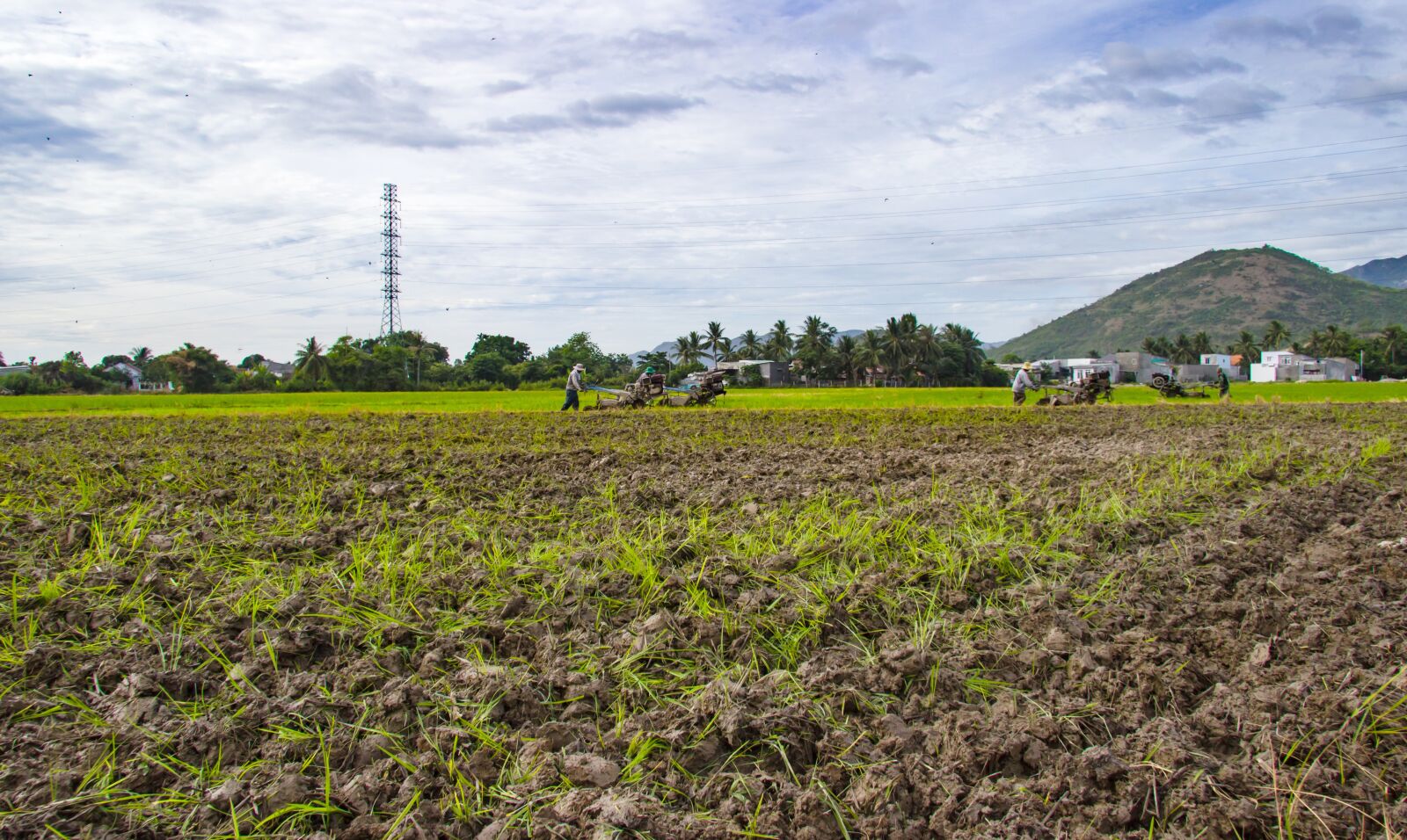 Canon EF-S 17-85mm F4-5.6 IS USM sample photo. Farm, paste, plough photography