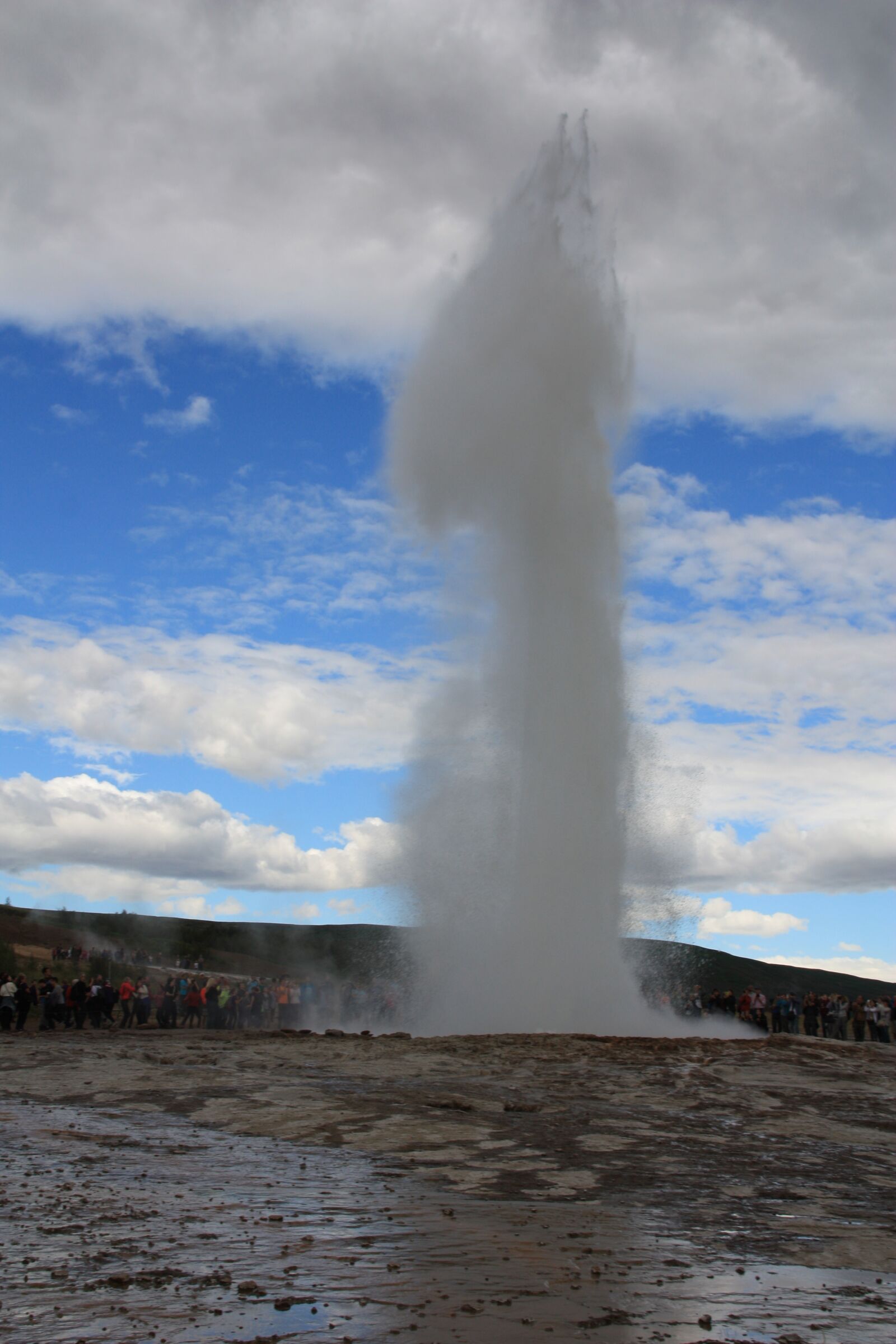 Canon EOS 450D (EOS Rebel XSi / EOS Kiss X2) sample photo. Strokkur, geyser, iceland photography