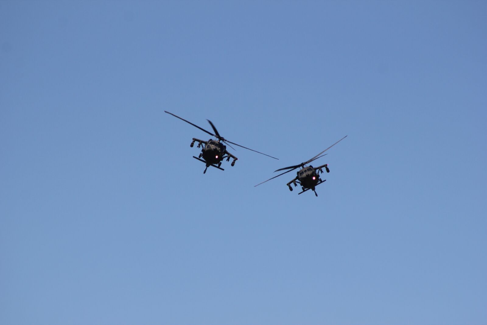 Canon EOS 550D (EOS Rebel T2i / EOS Kiss X4) sample photo. Aircraft, flights, war photography