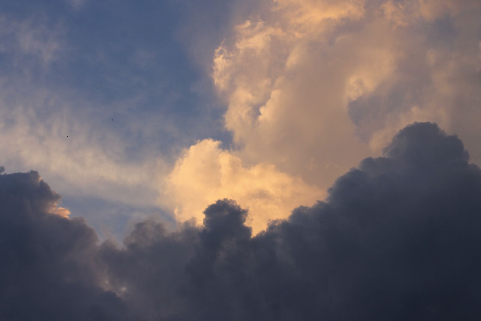 Canon EOS 1100D (EOS Rebel T3 / EOS Kiss X50) sample photo. Clouds, sky, sunset photography