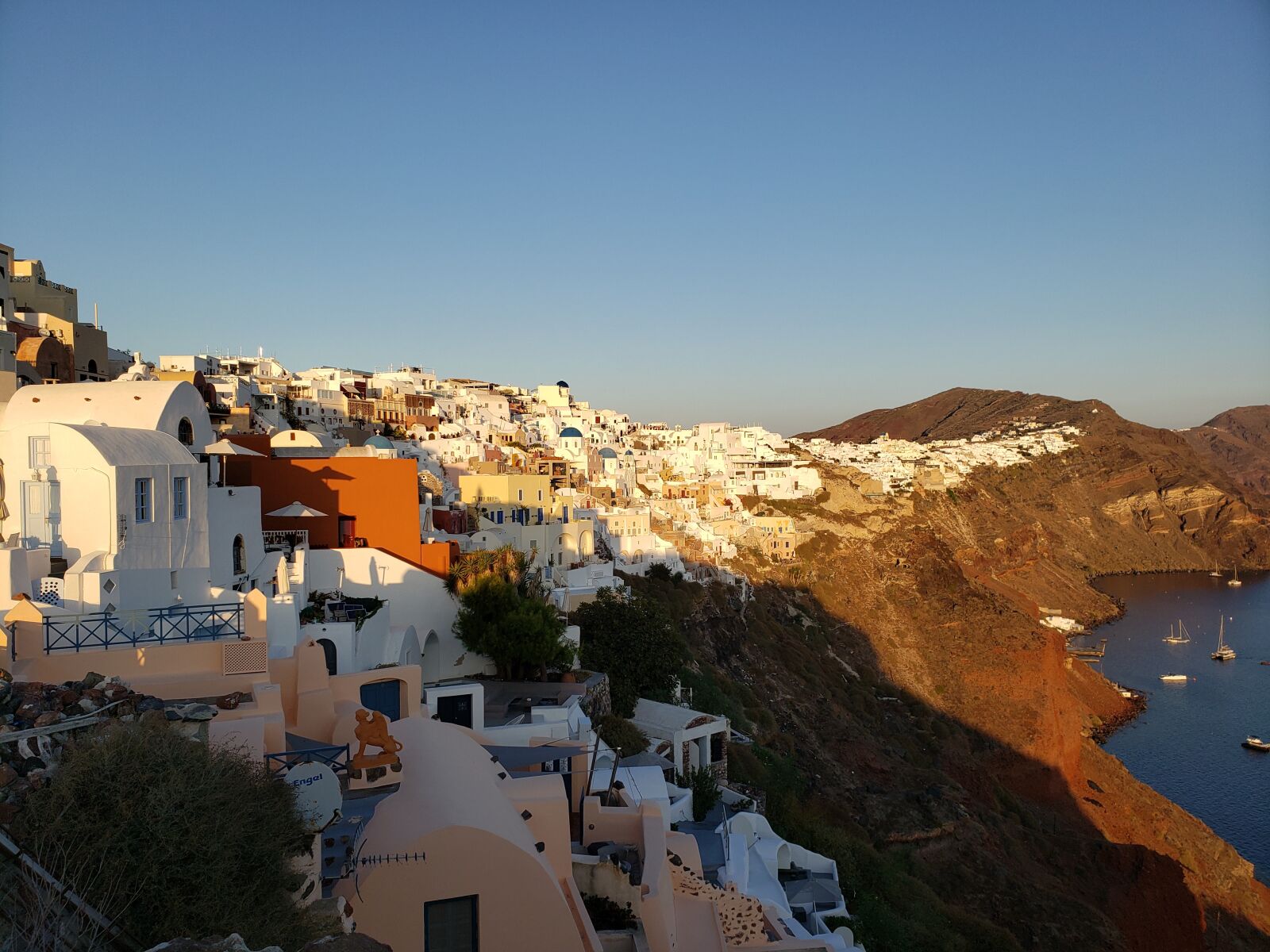 Samsung Galaxy S9+ sample photo. Santorini, greece, island photography