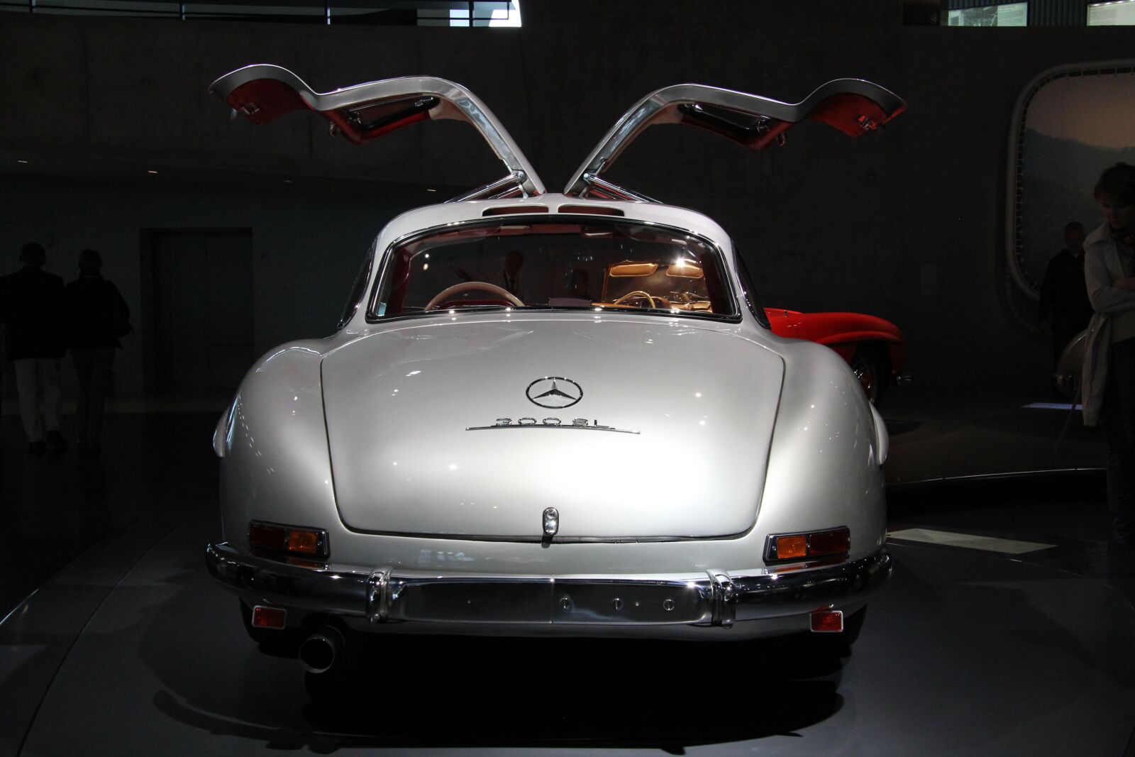 Canon EF-S 17-85mm F4-5.6 IS USM sample photo. Auto, mercedes, automotive photography