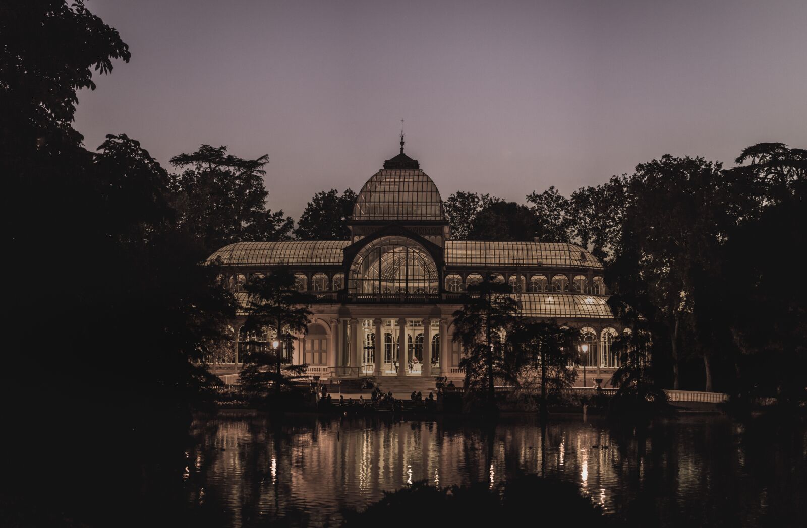 Canon EOS 600D (Rebel EOS T3i / EOS Kiss X5) sample photo. Crystal palace, madrid, removal photography