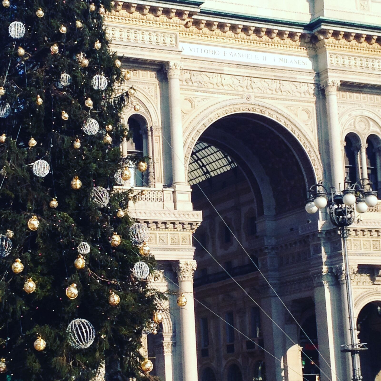 iPhone 4S back camera 4.28mm f/2.4 sample photo. Christmas, gallery, piazza duomo photography