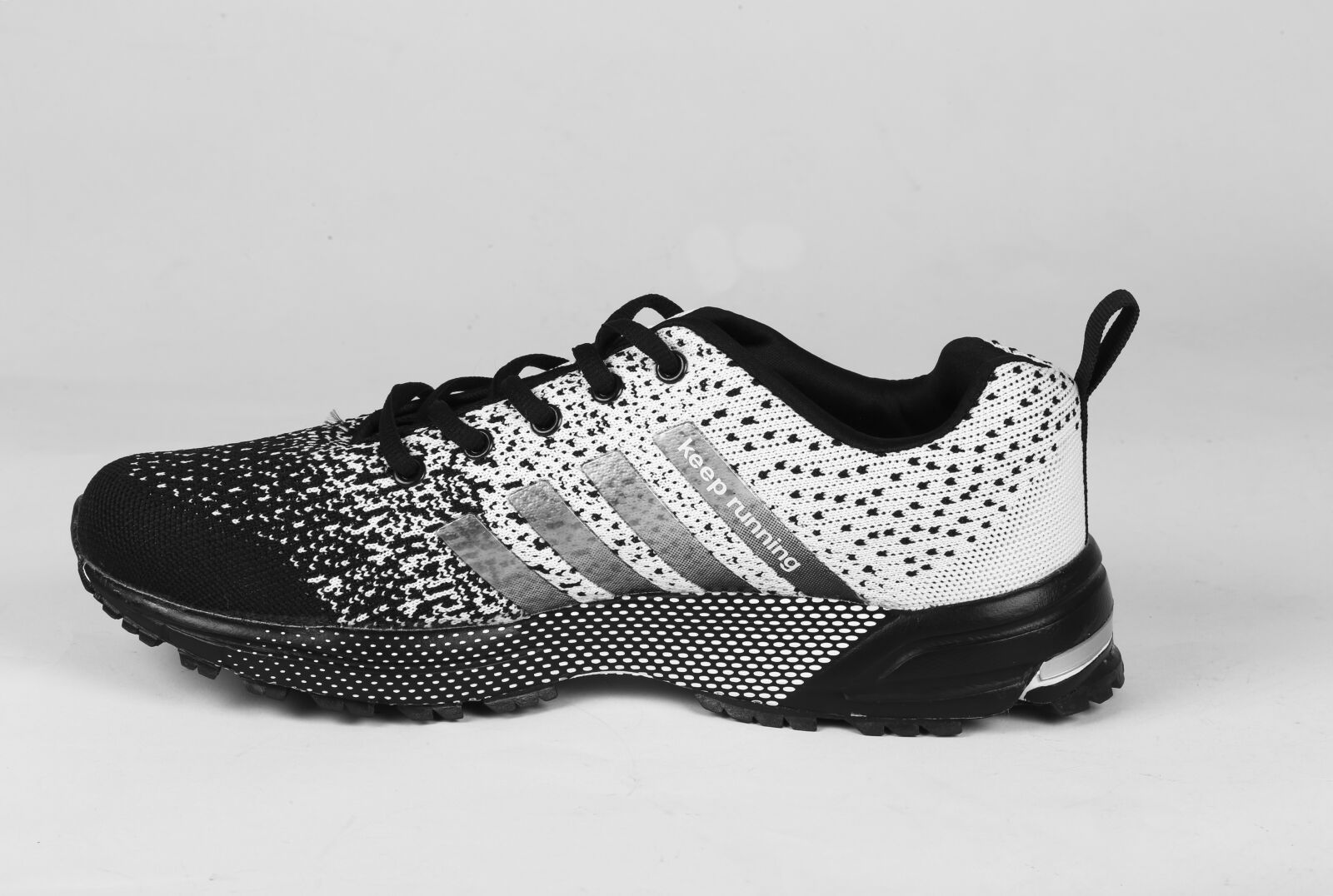 Canon EF 100mm F2.8L Macro IS USM sample photo. Shoe, sports shoe, games photography