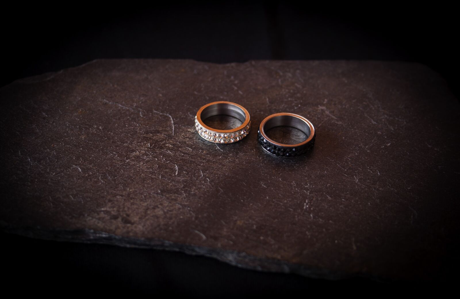 Canon EF-S 18-55mm F3.5-5.6 II sample photo. Rings, diamonds, jewel photography