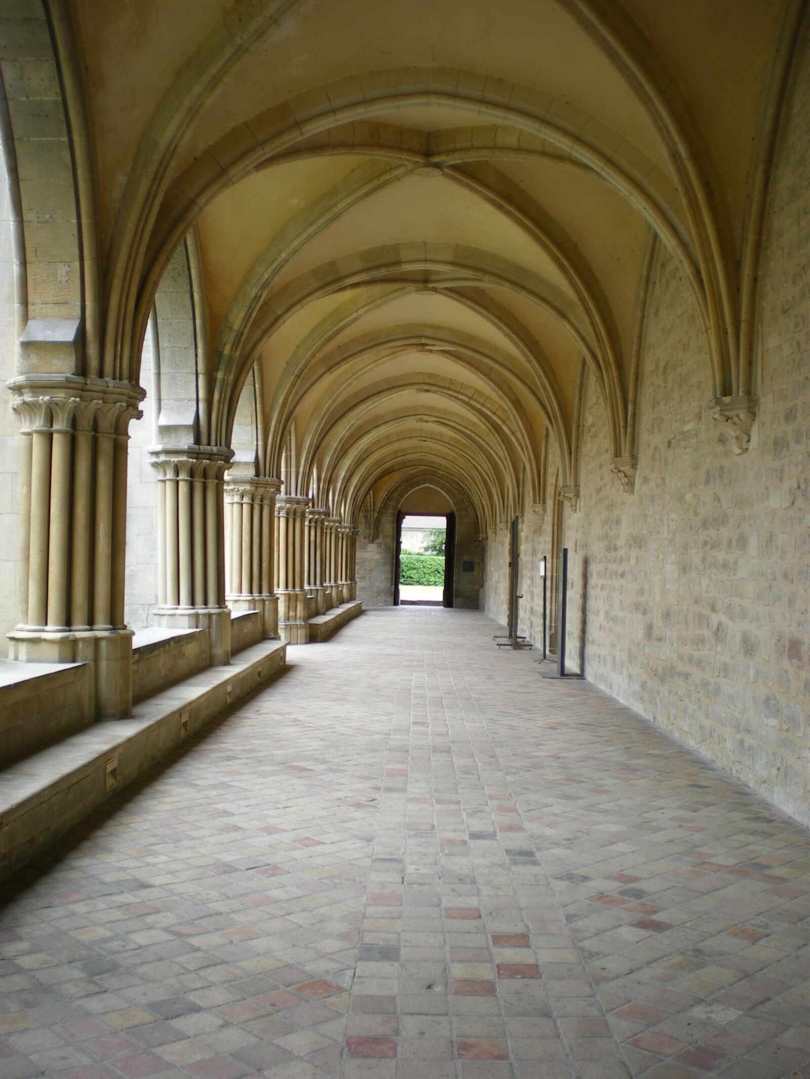 Pentax OPTIO L40 sample photo. Architecture, ark photography